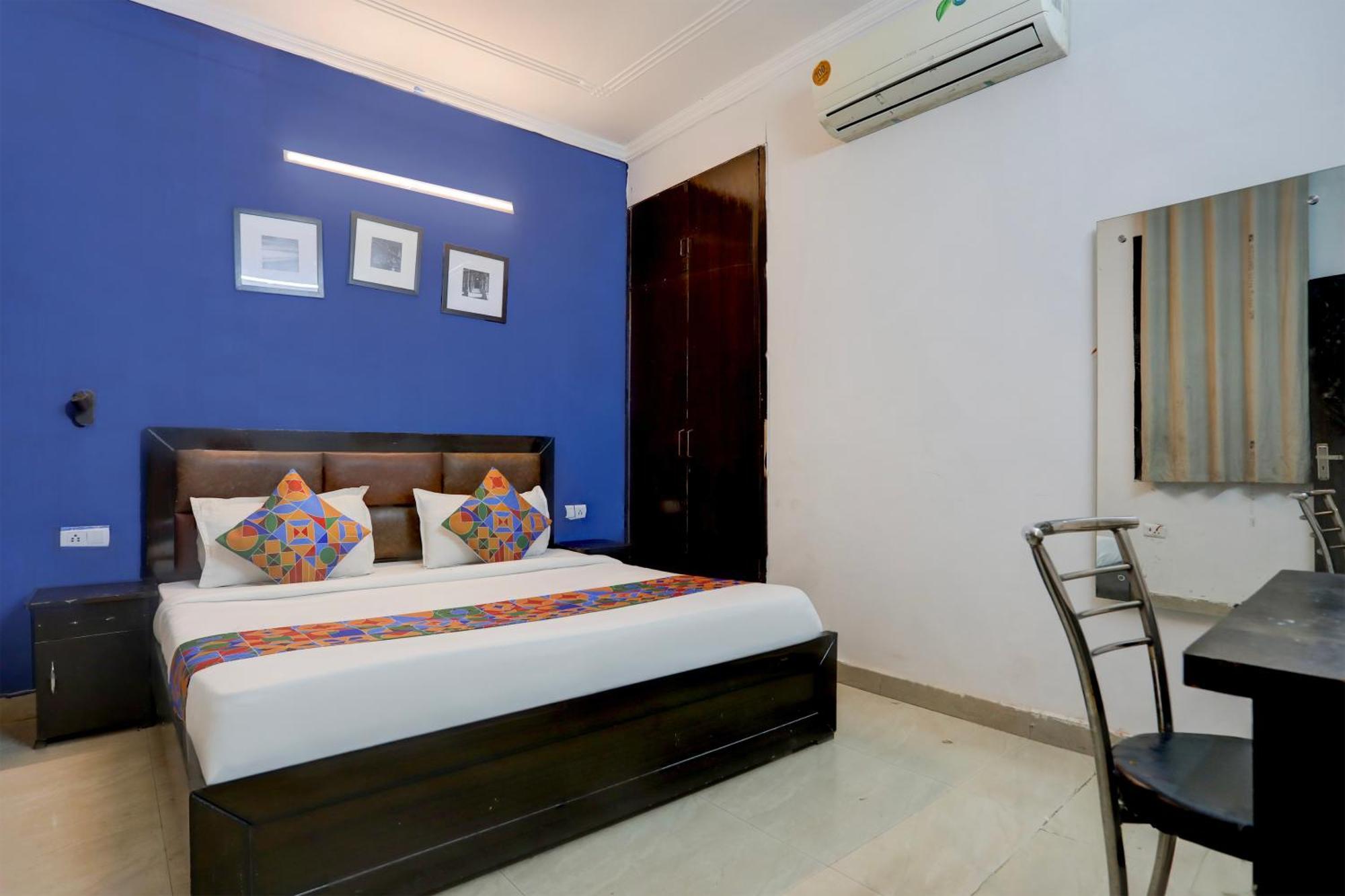 Hotel Fabexpress Saket Residency
