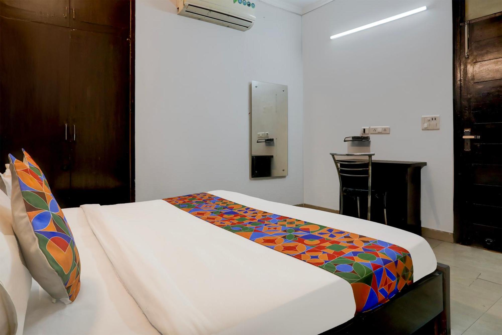Fabexpress Saket Residency Hotel Nova Deli