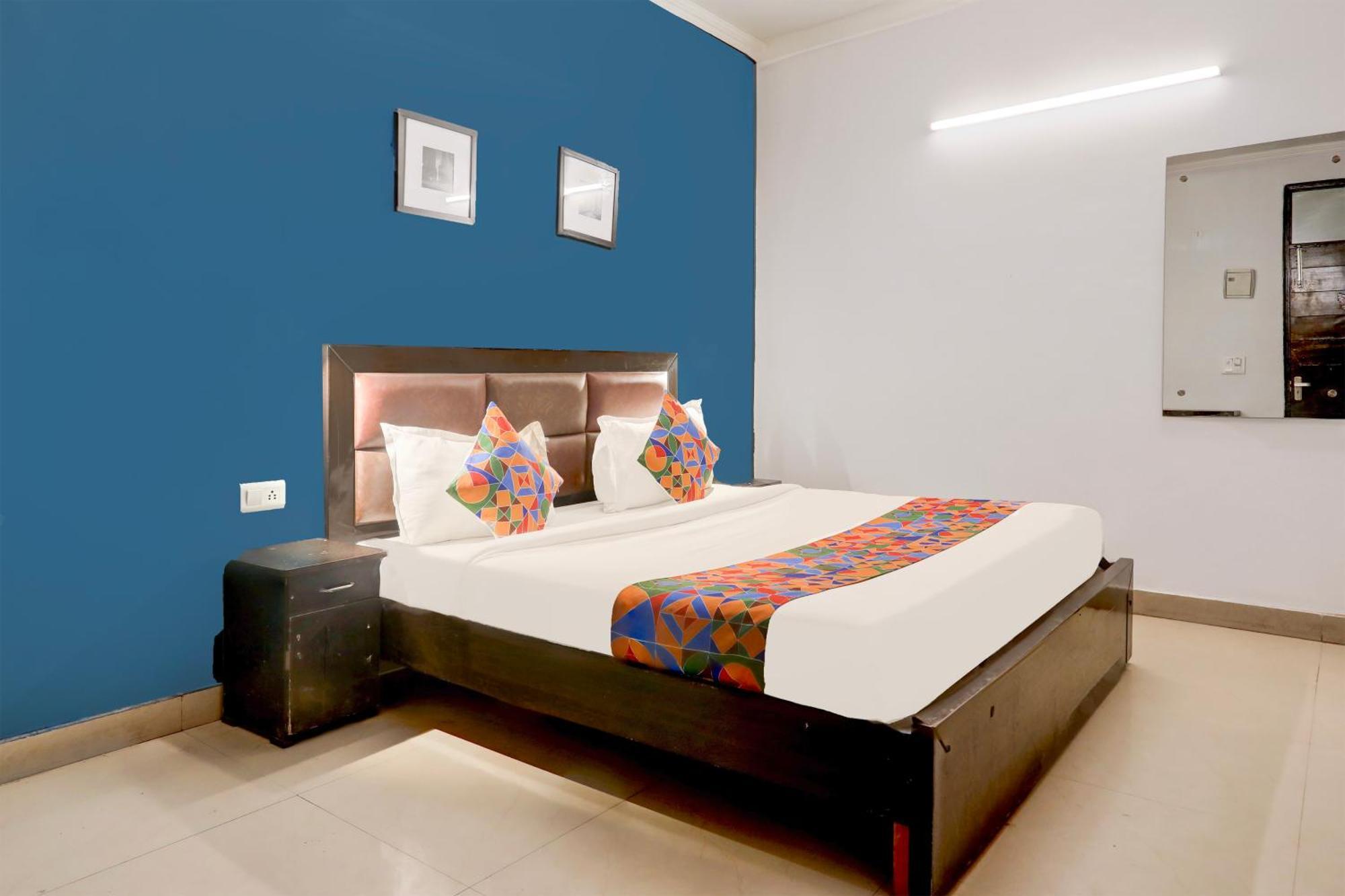 Fabexpress Saket Residency 3*