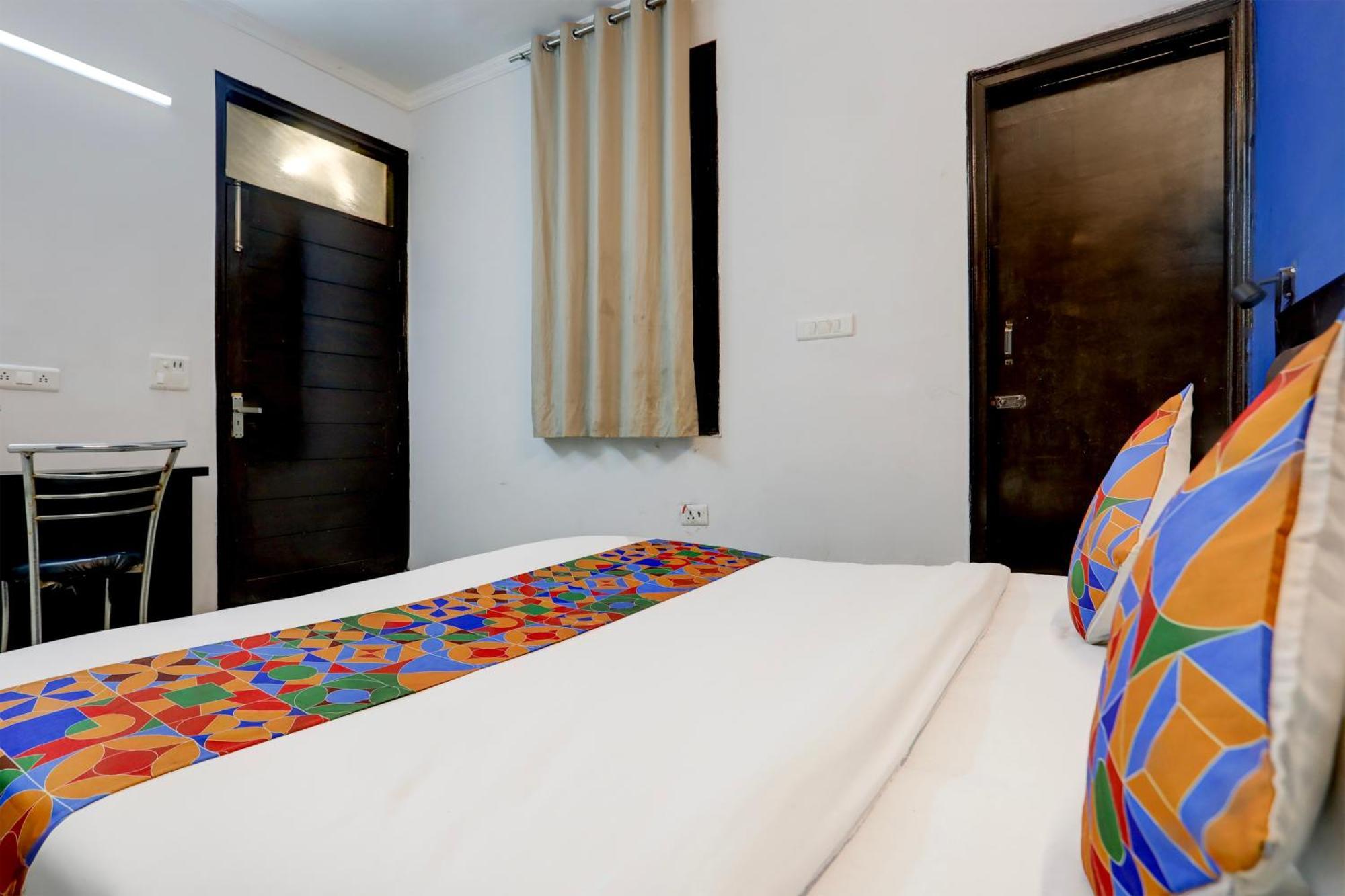 Fabexpress Saket Residency Nova Deli