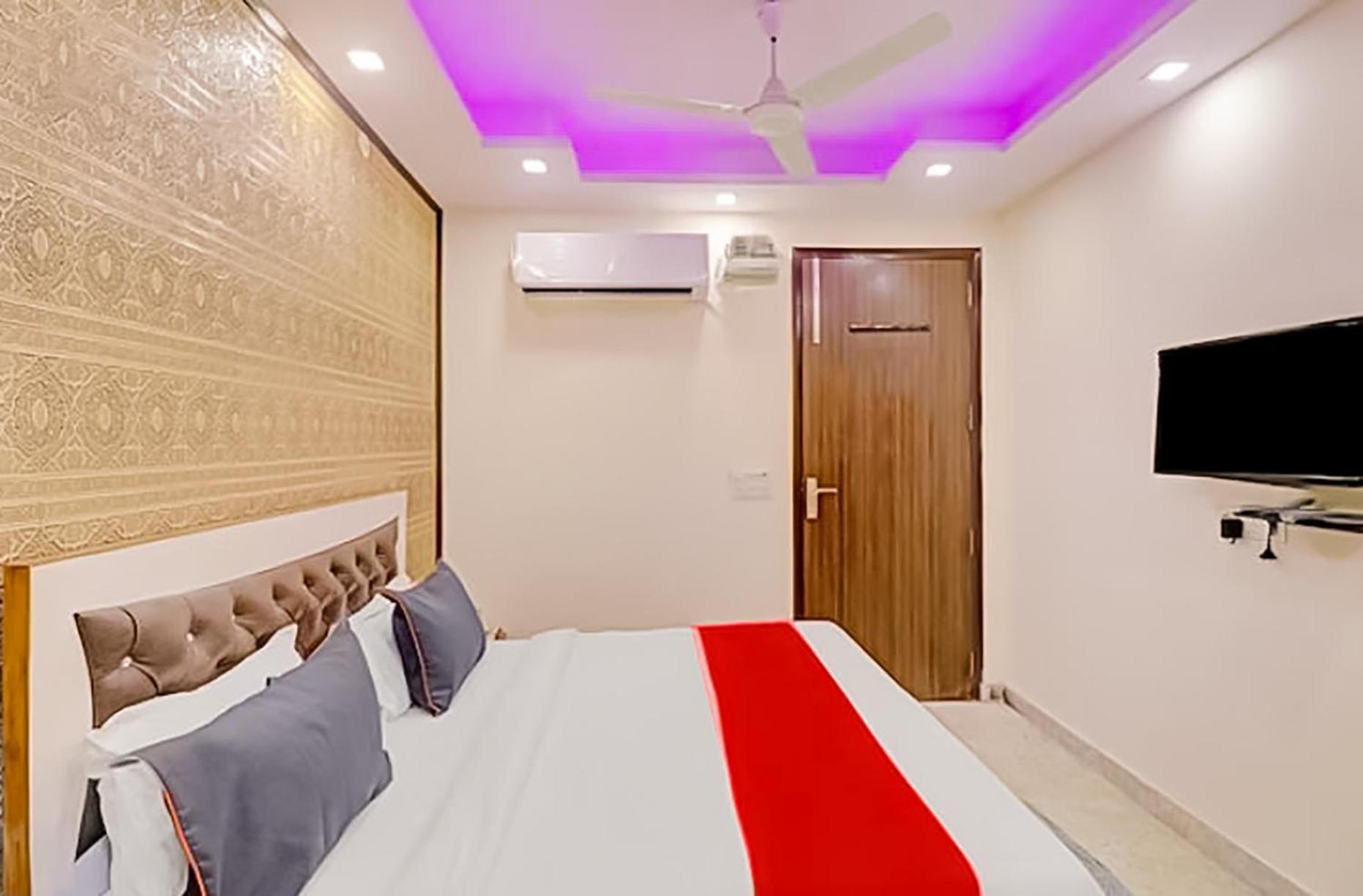Green Palace - Jagat Puri Hotel New Delhi