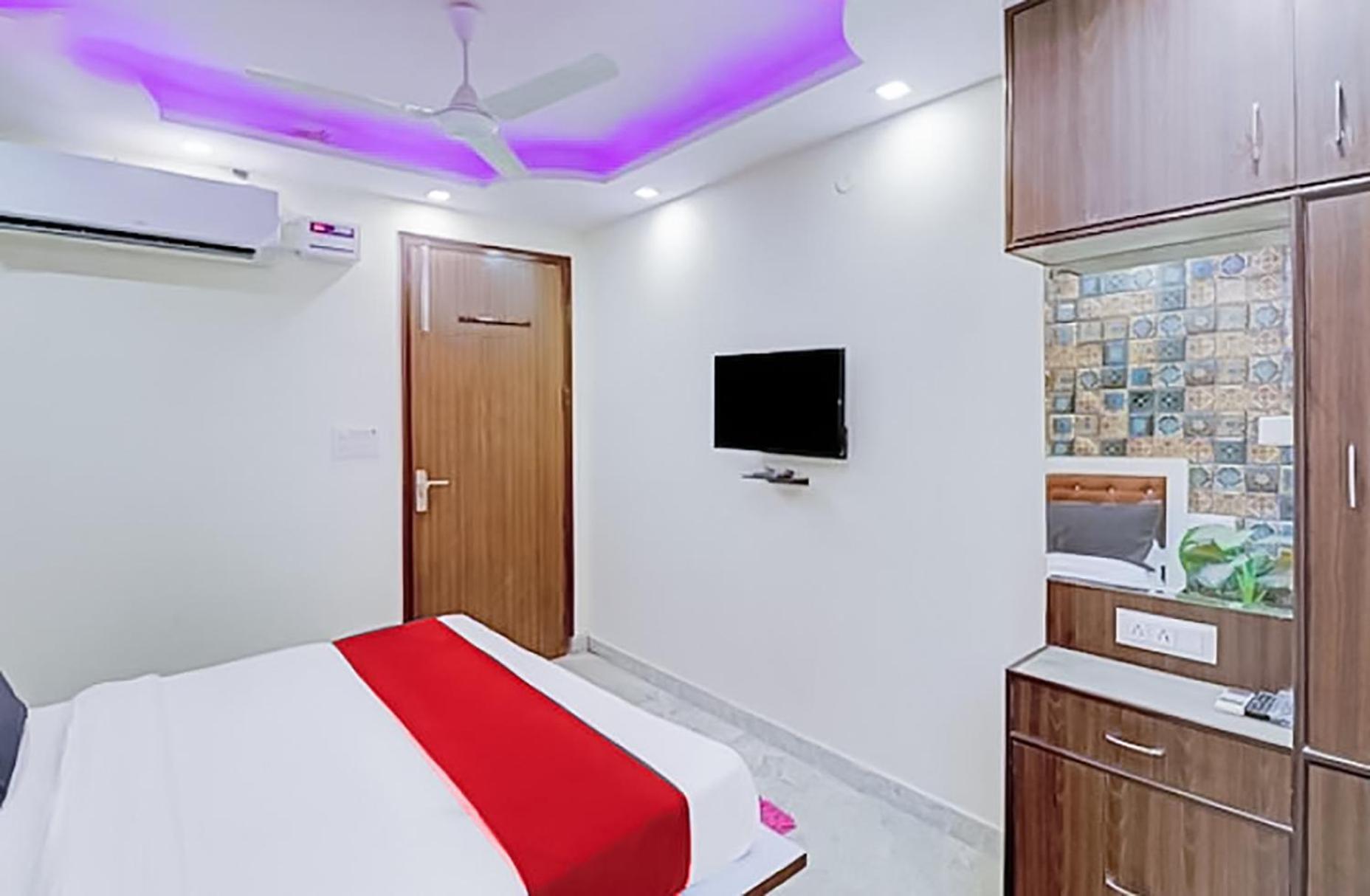 Hotel Green Palace - Jagat Puri New Delhi