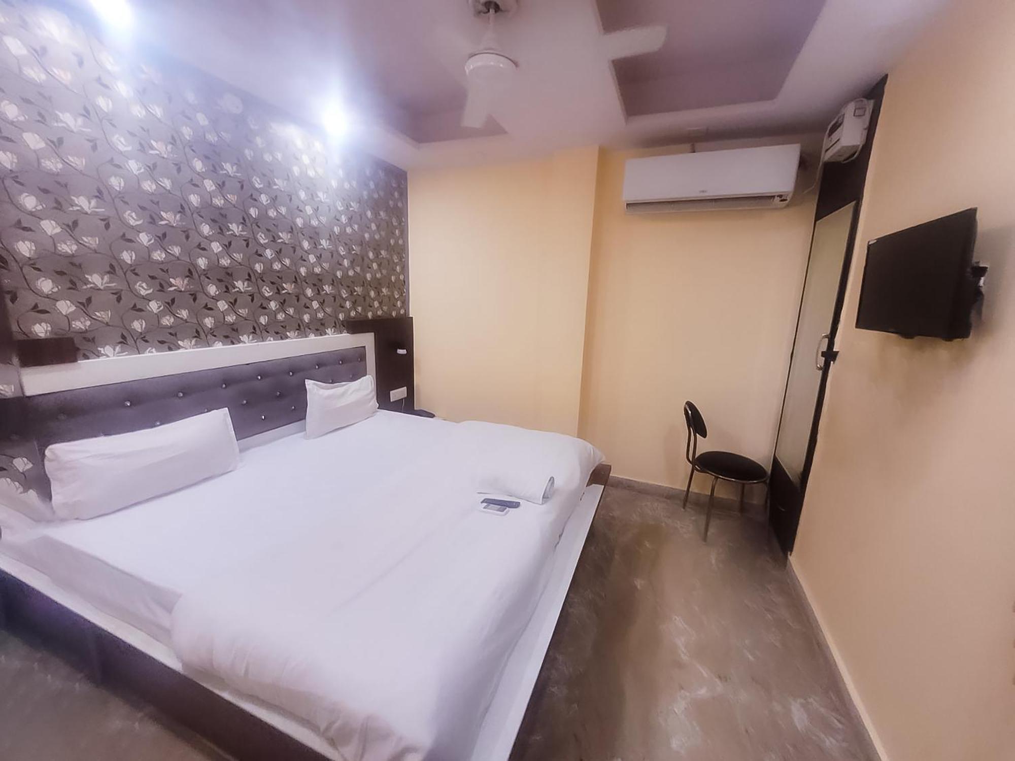 Green Palace - Jagat Puri