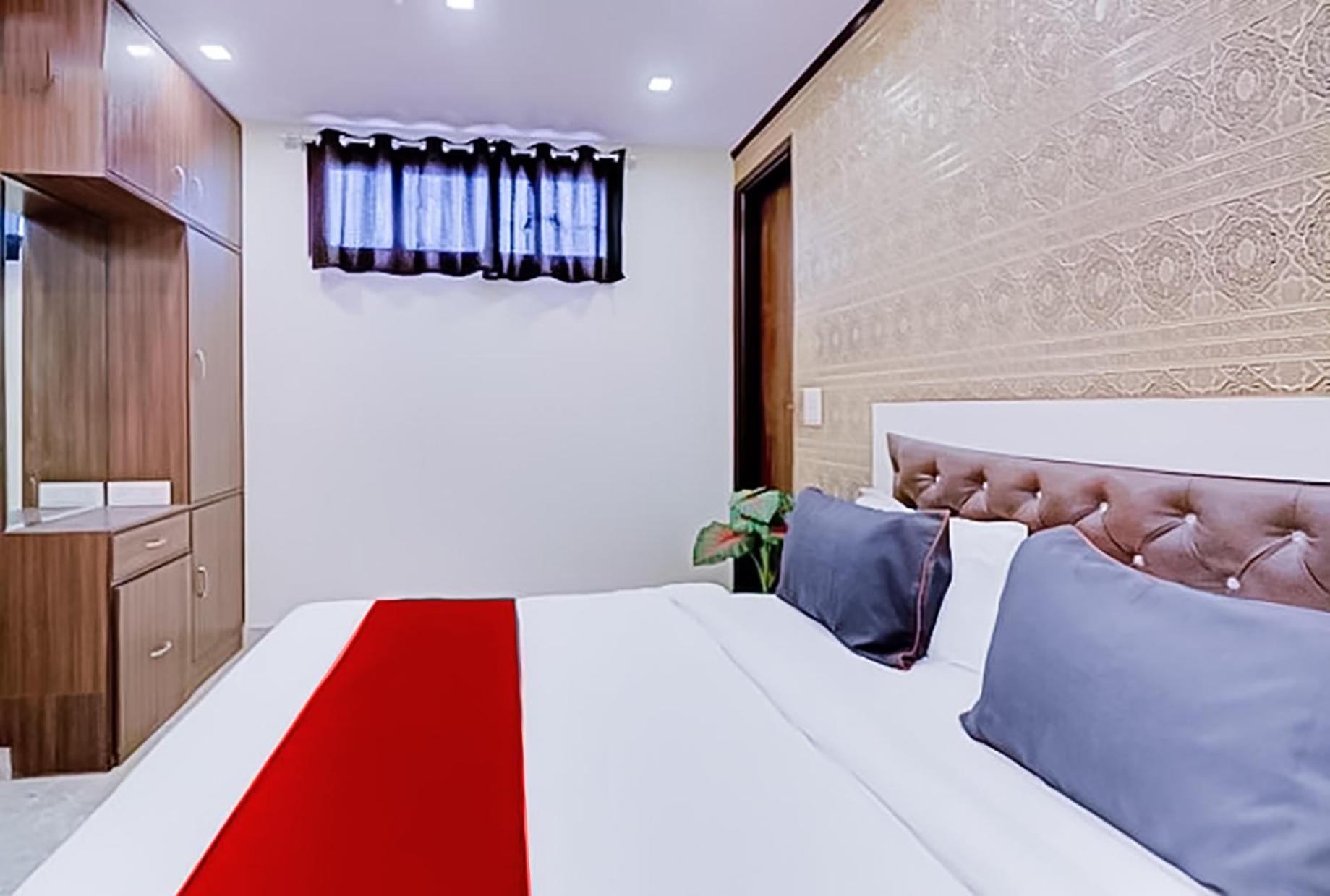 Hotel Green Palace - Jagat Puri New Delhi