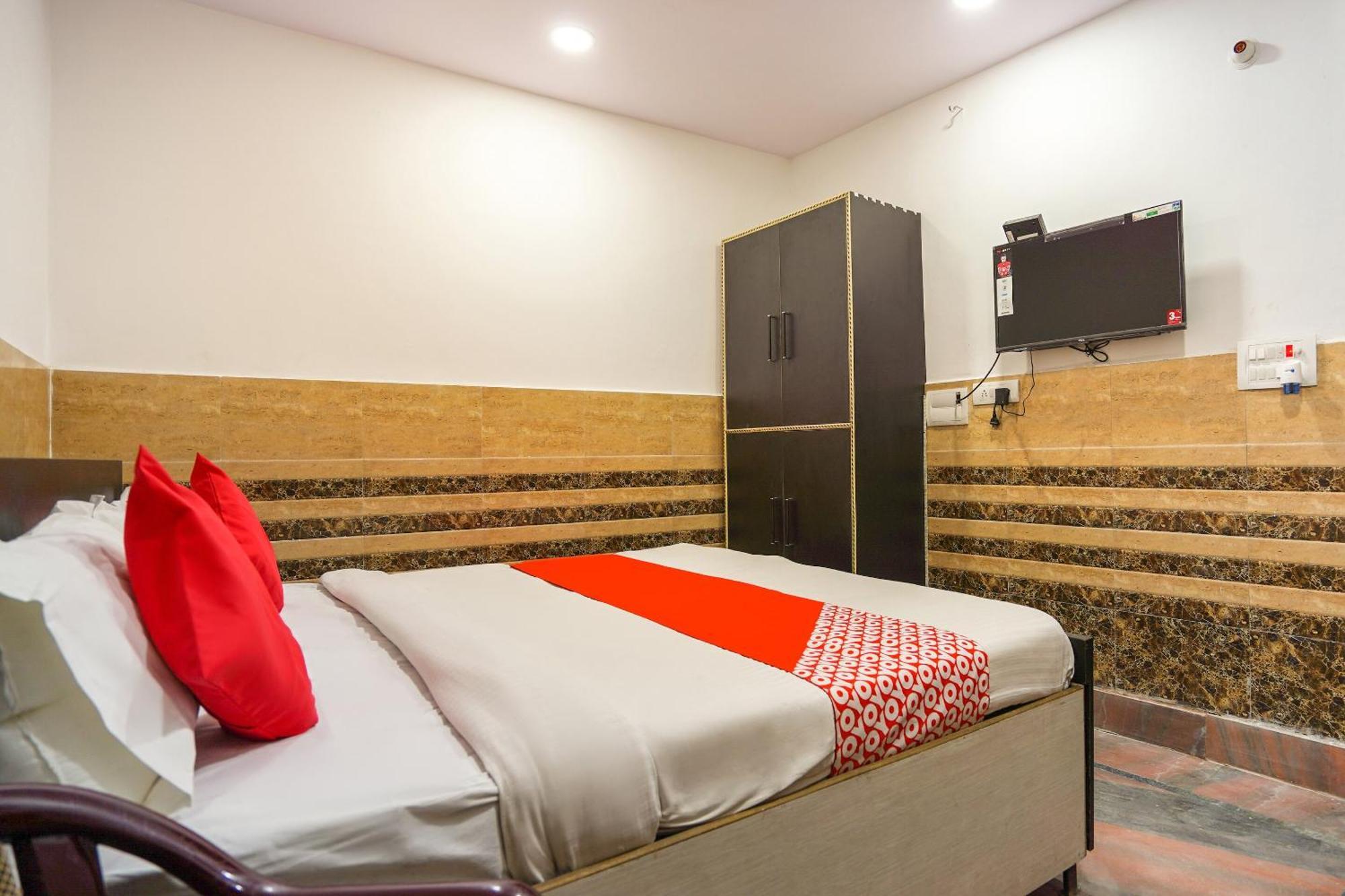 O O Crystal 3* Delhi (National Capital Territory of India)