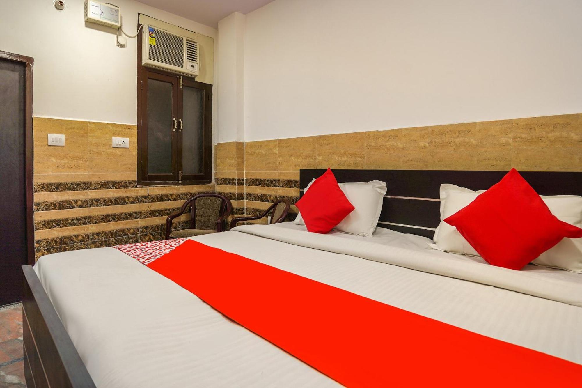Hotel O O Crystal Delhi (National Capital Territory of India)
