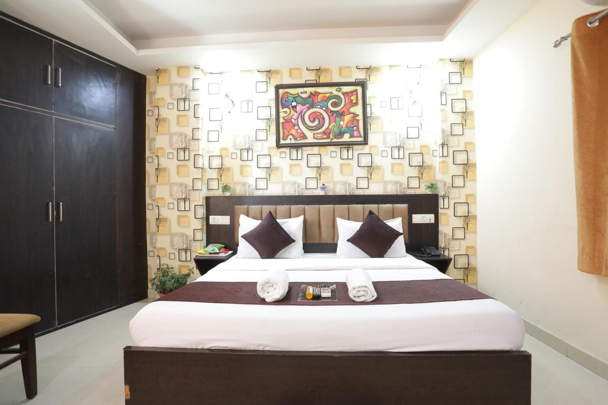 Royal Sky Luxury Near Delhi Airport 3* New Delhi