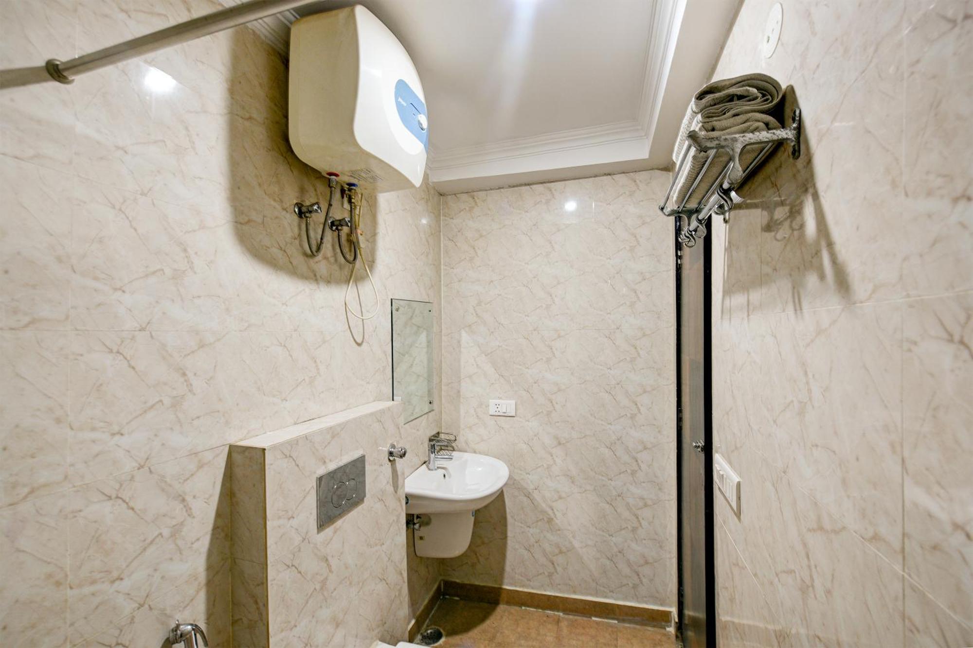 Bed & Breakfast Majestic Park At Airport 3*
