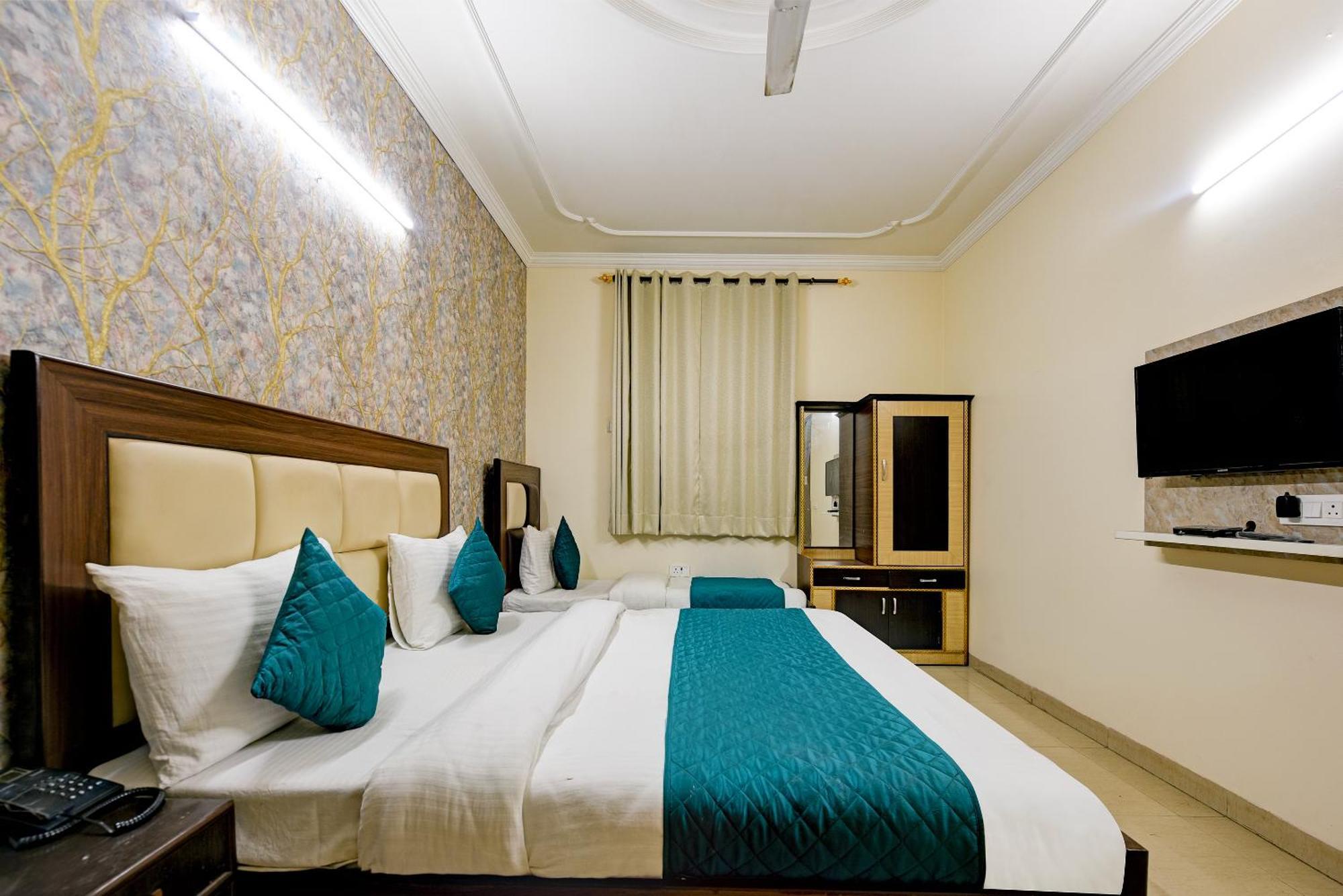 Hotel Park Near Delhi Airport