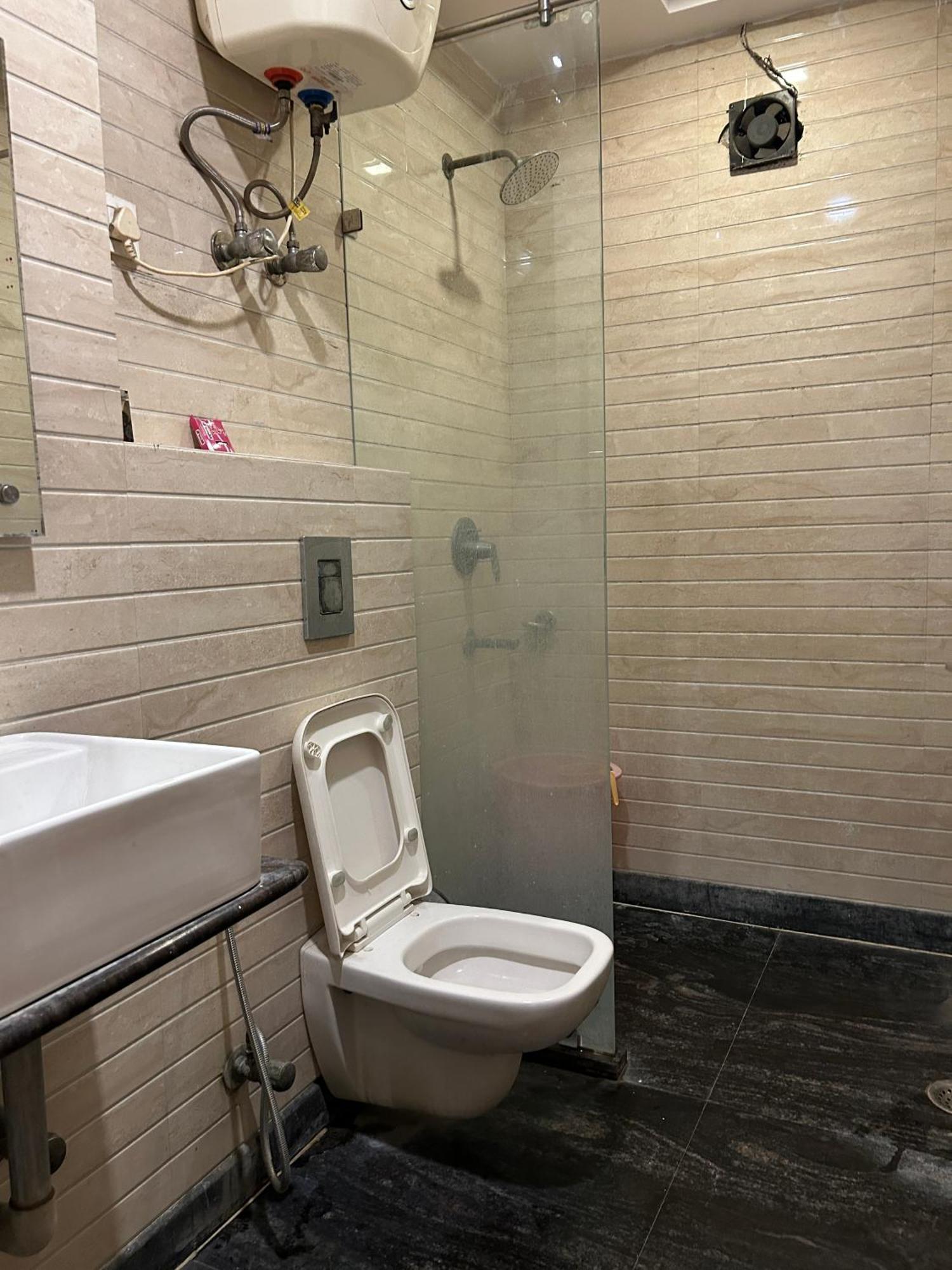 Plaza Saphire At Railway Station Guest house New Delhi