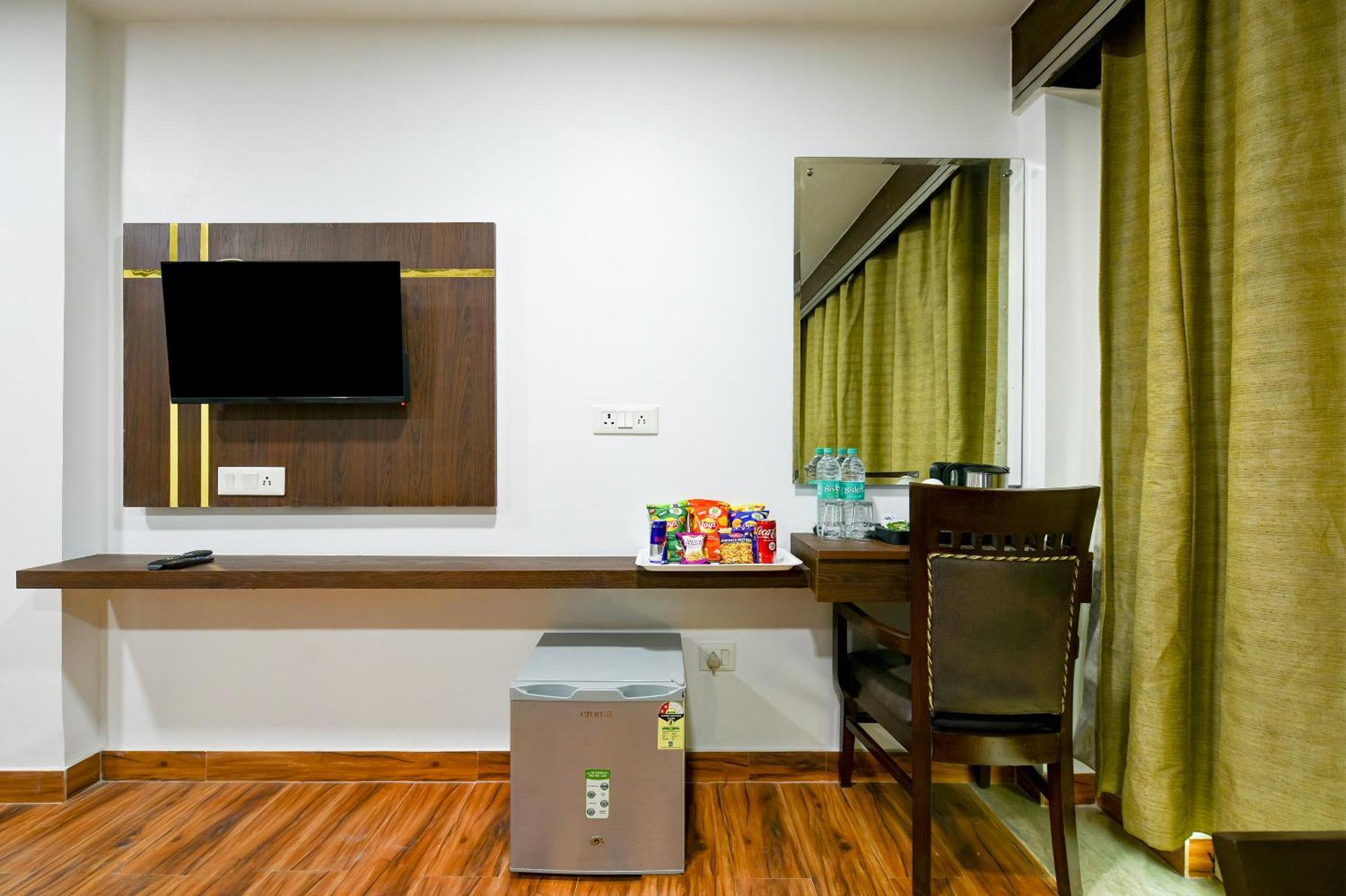 Hotel Staybook South Delhi New Delhi