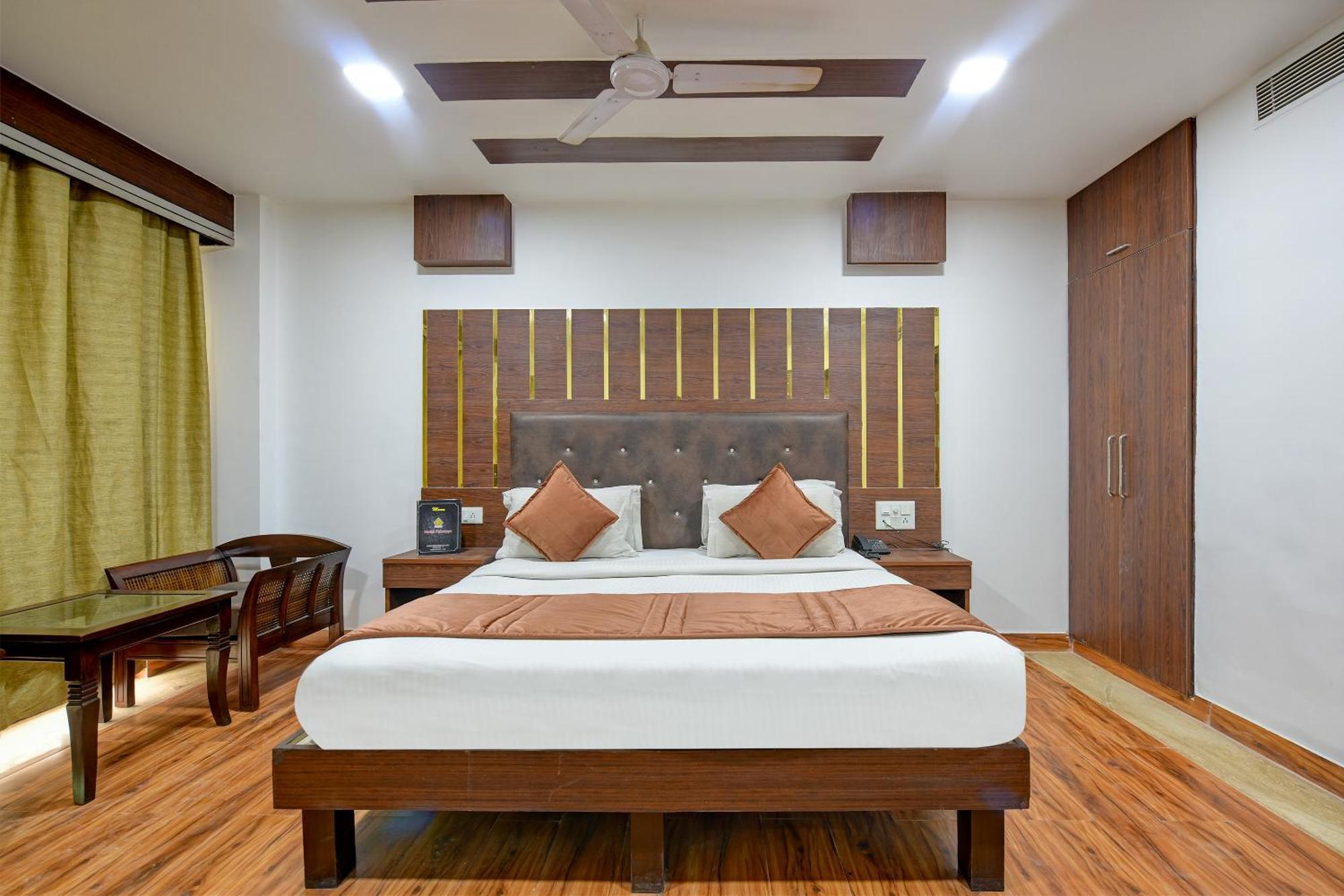 Staybook South Delhi 4* New Delhi