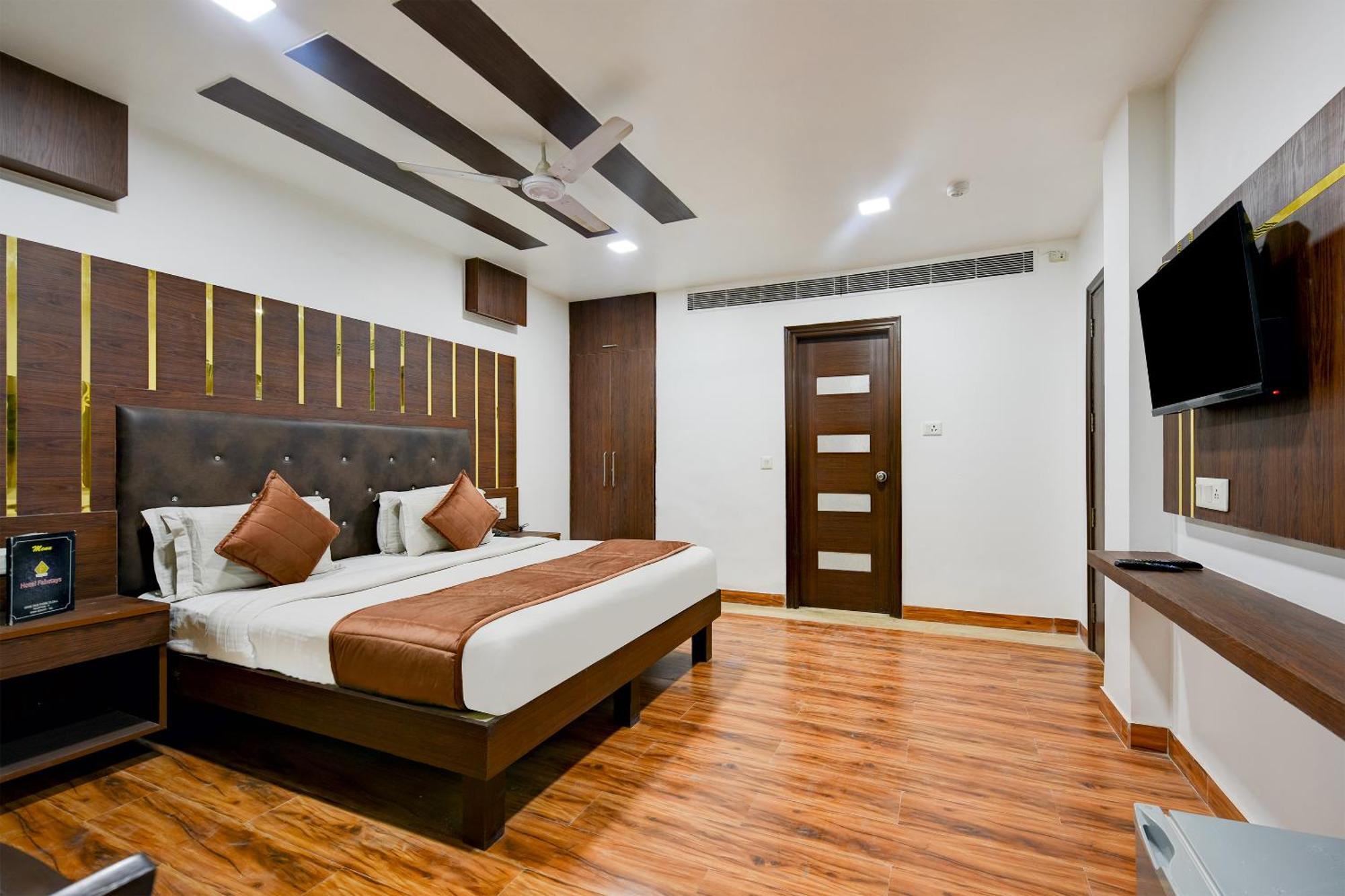 Staybook South Delhi 4* New Delhi