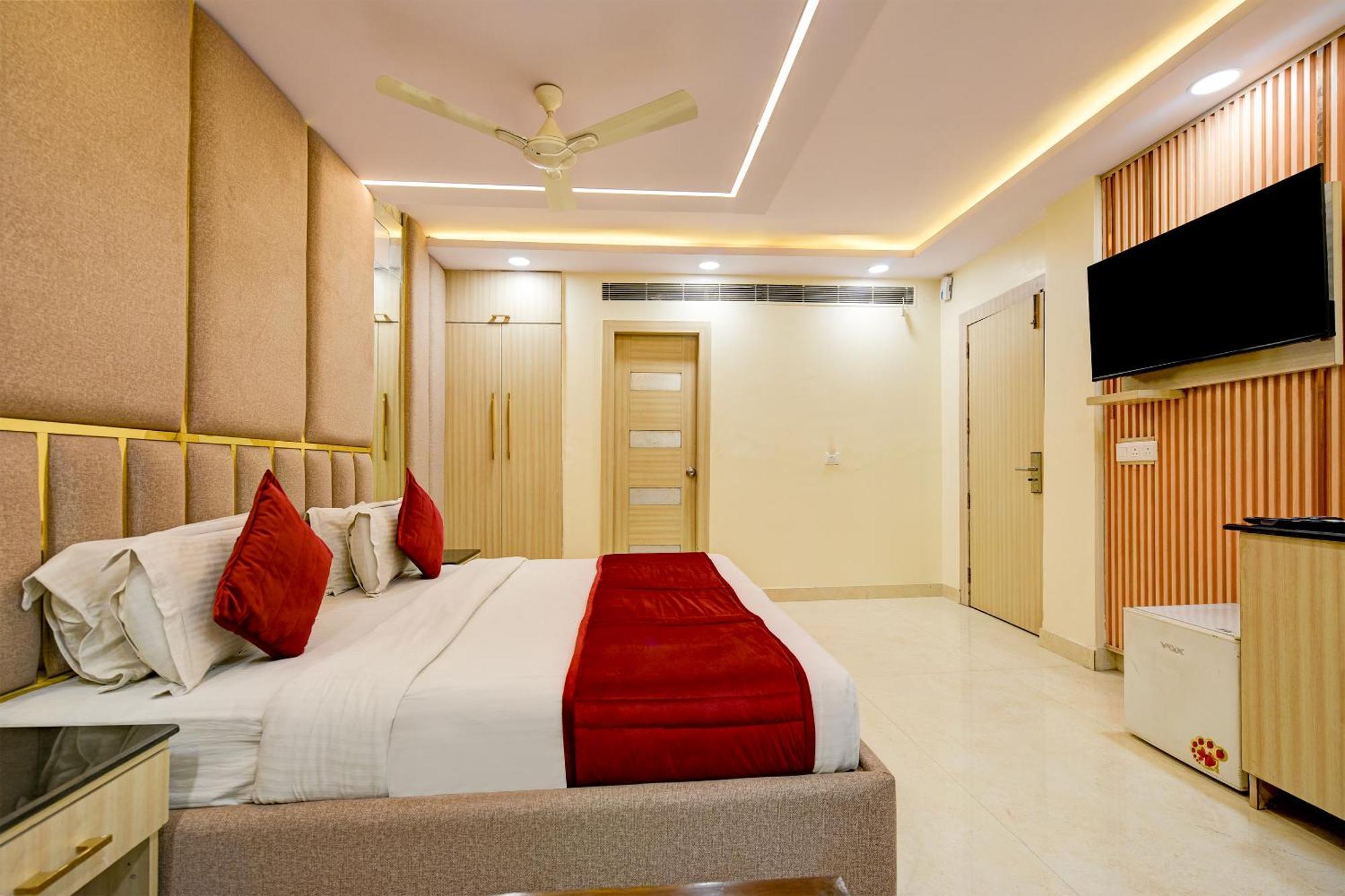 Hotel Staybook South Delhi New Delhi
