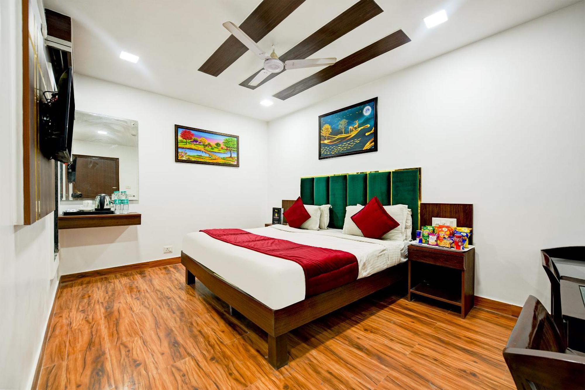 Hotel Staybook South Delhi New Delhi