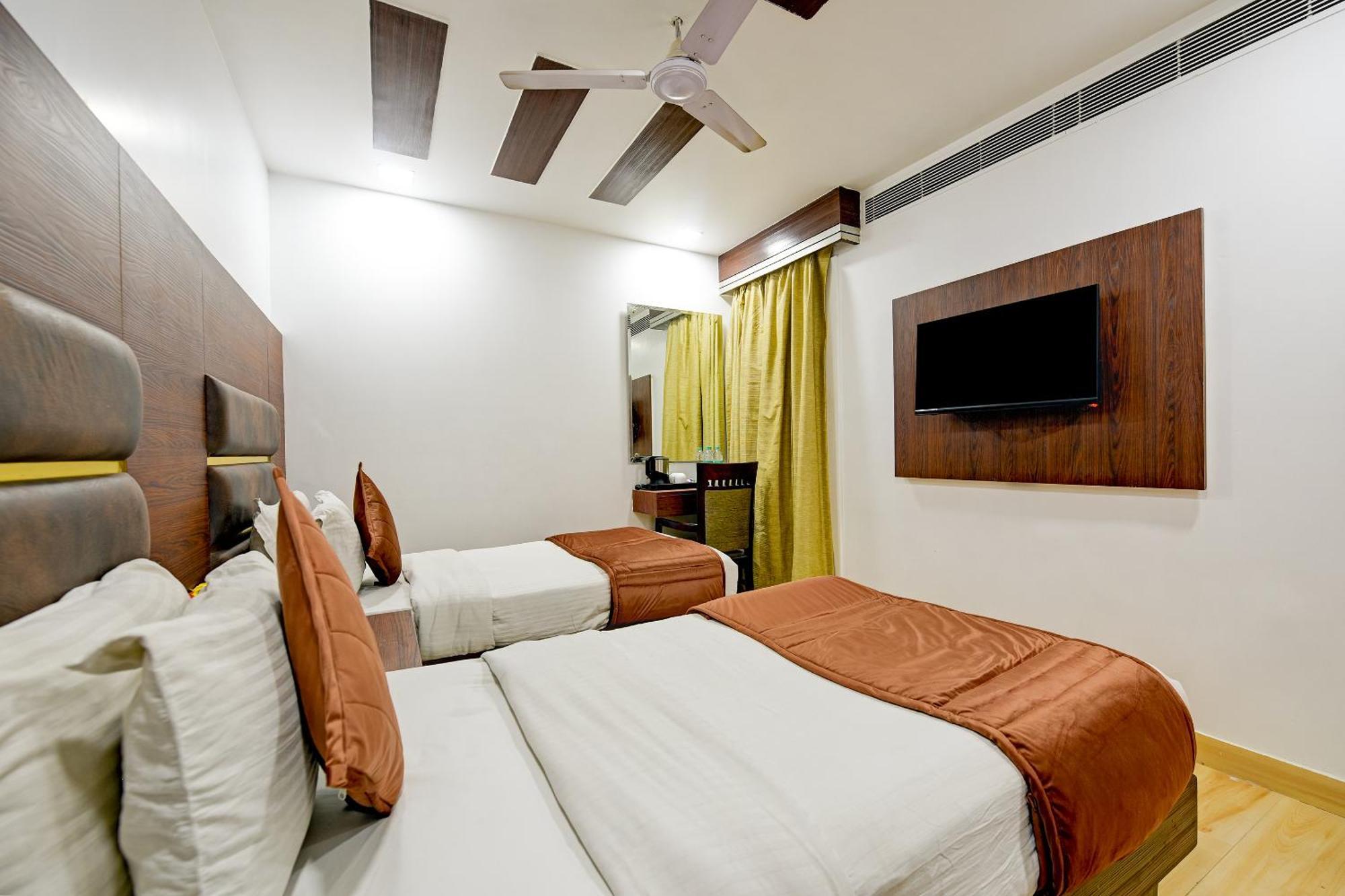 Hotel Staybook South Delhi New Delhi