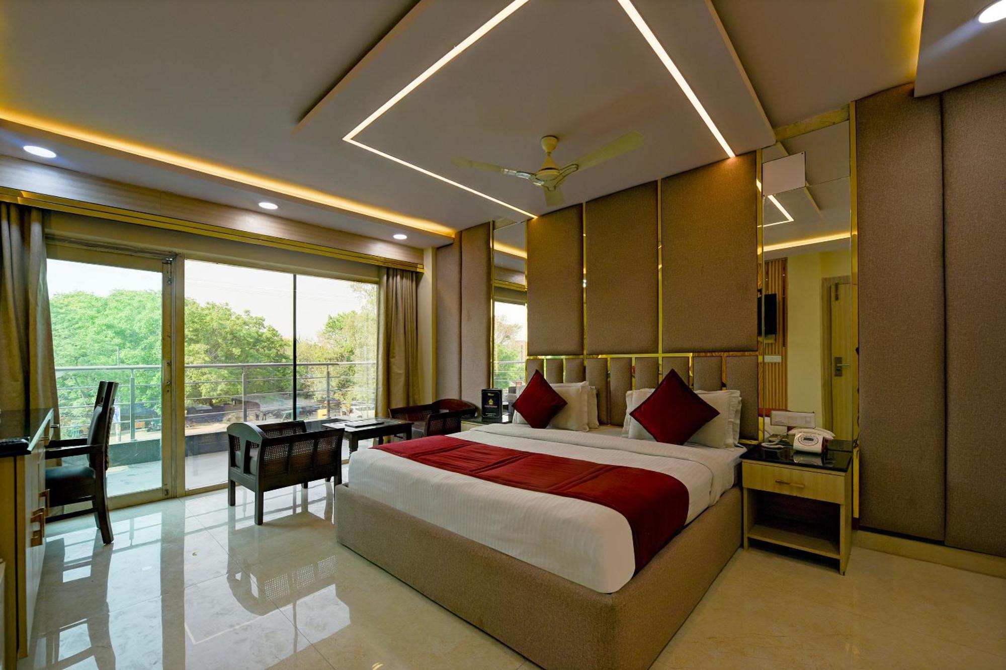 Staybook South Delhi