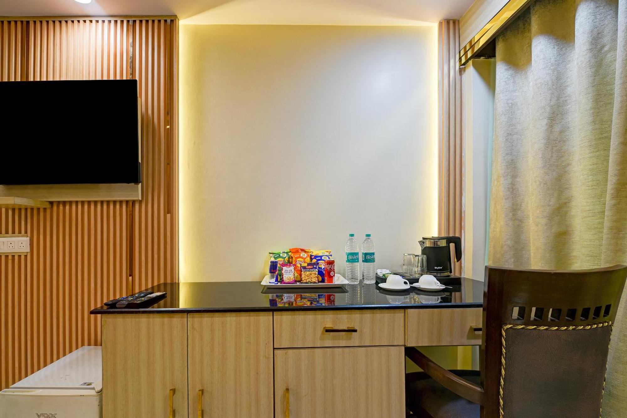 Hotel Staybook South Delhi