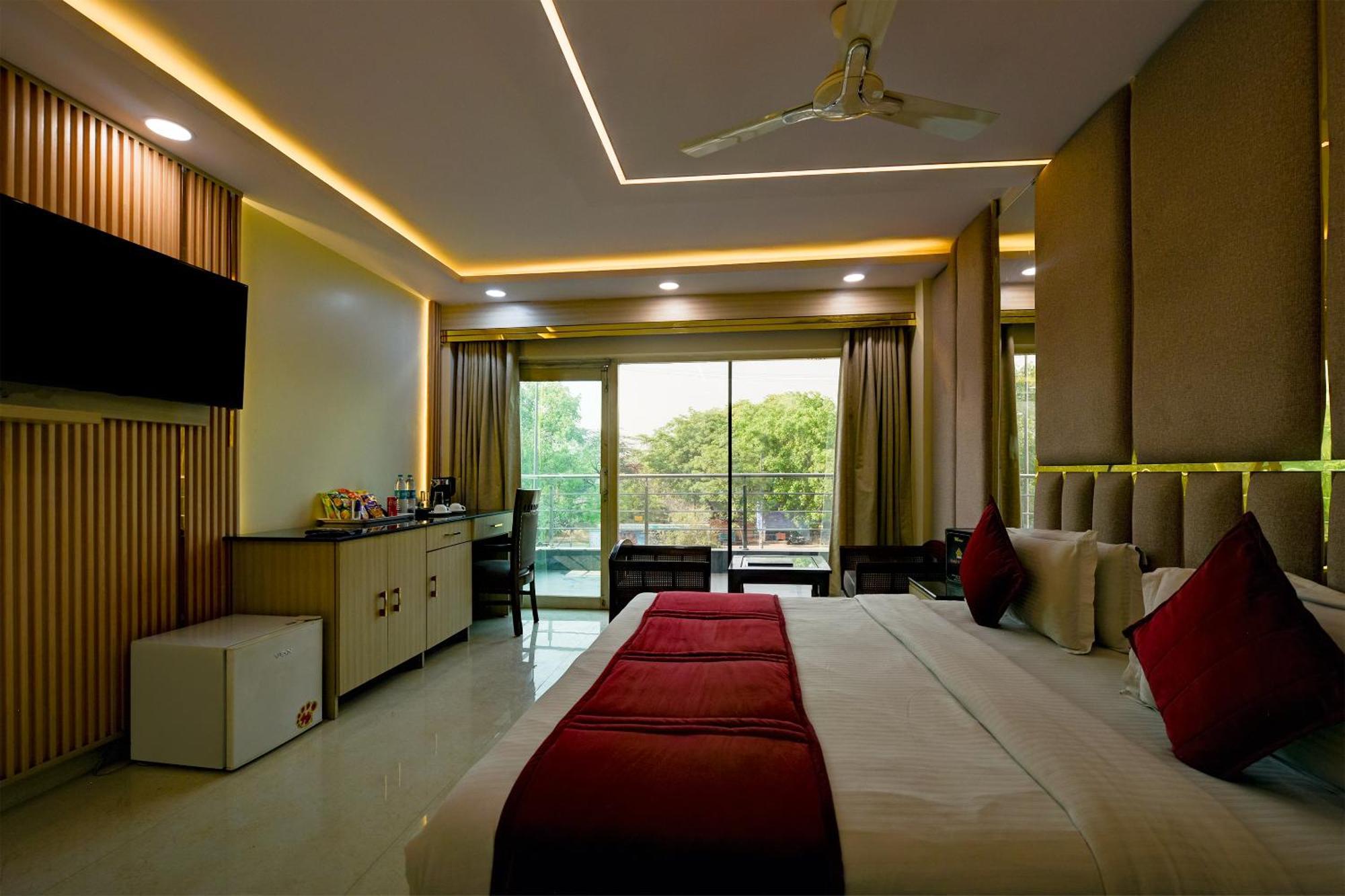 Hotel Staybook South Delhi New Delhi