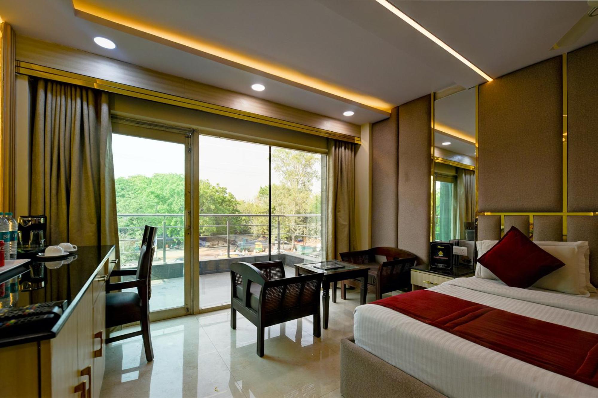 Staybook South Delhi