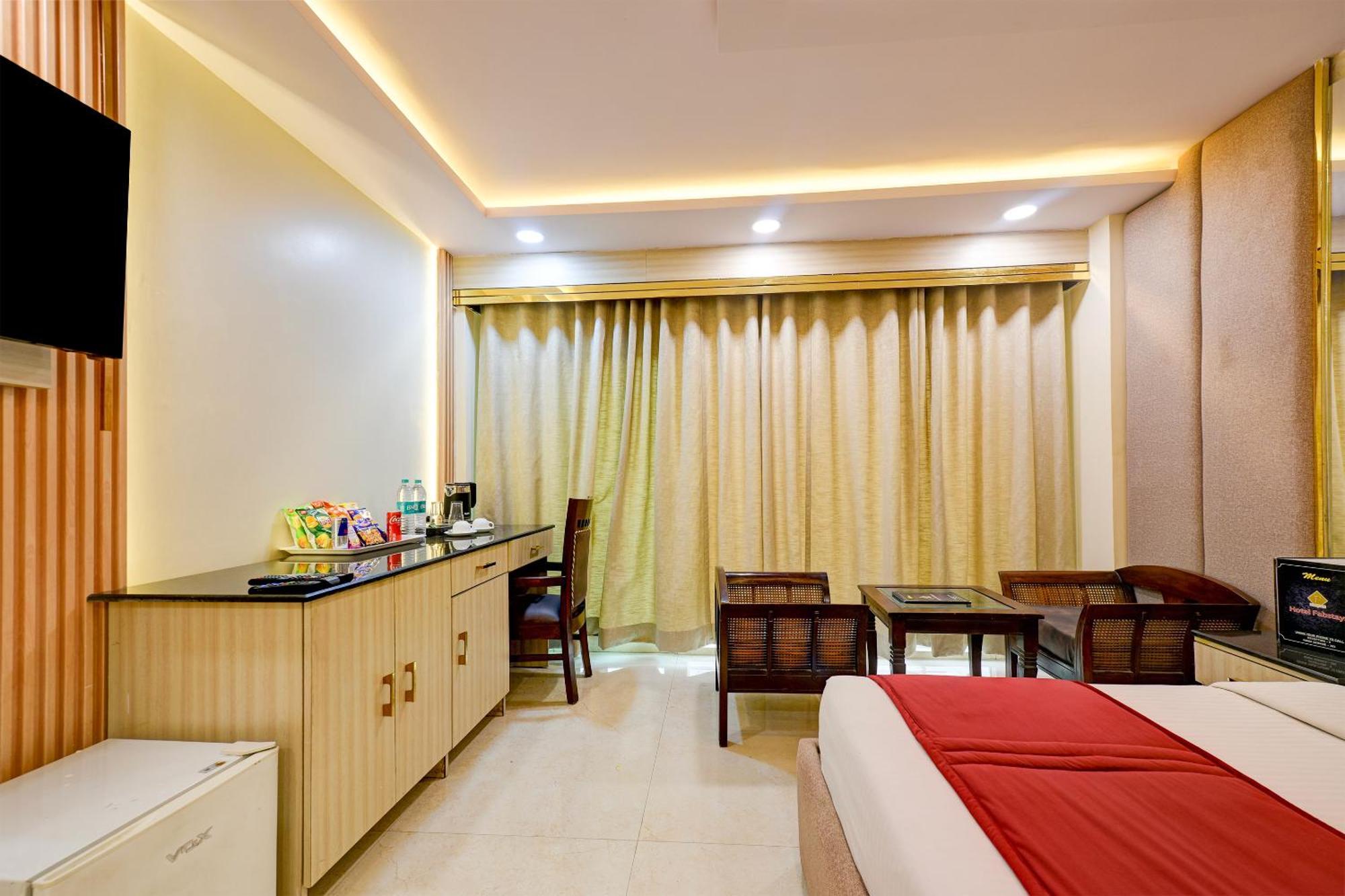 Staybook South Delhi Hotel