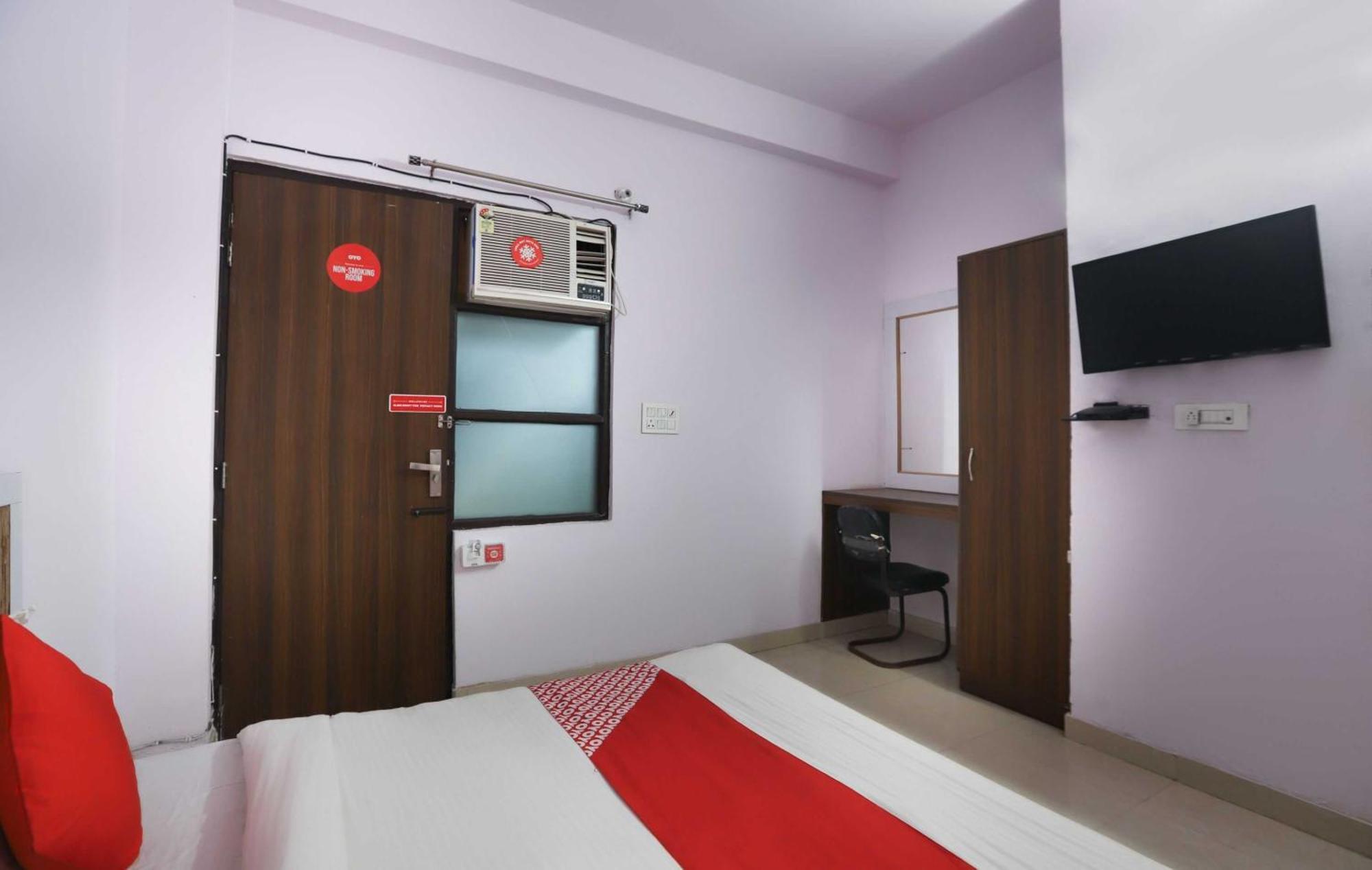 Hotel O Noida 4*