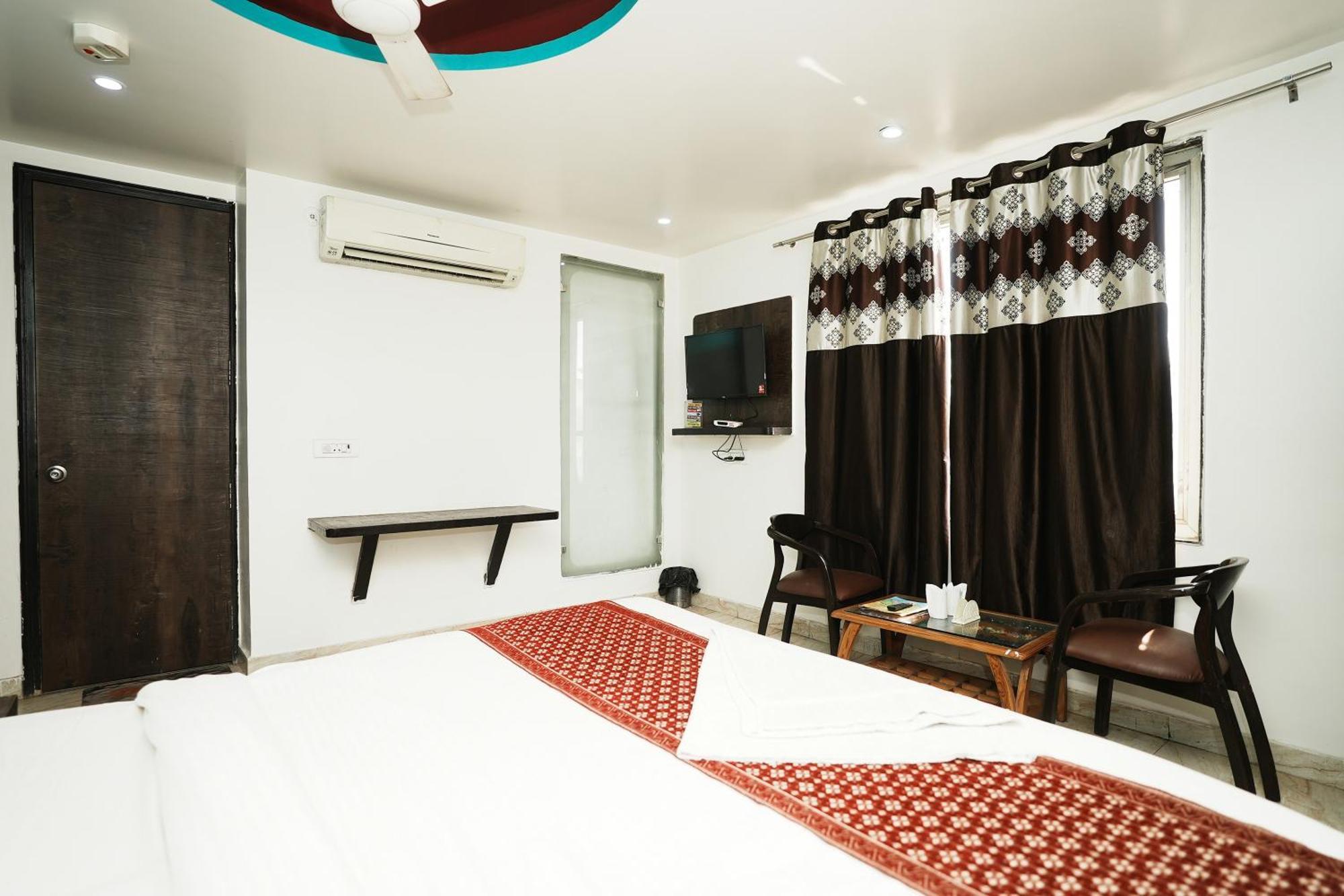 Amour Near Igi Delhi Airport New Delhi
