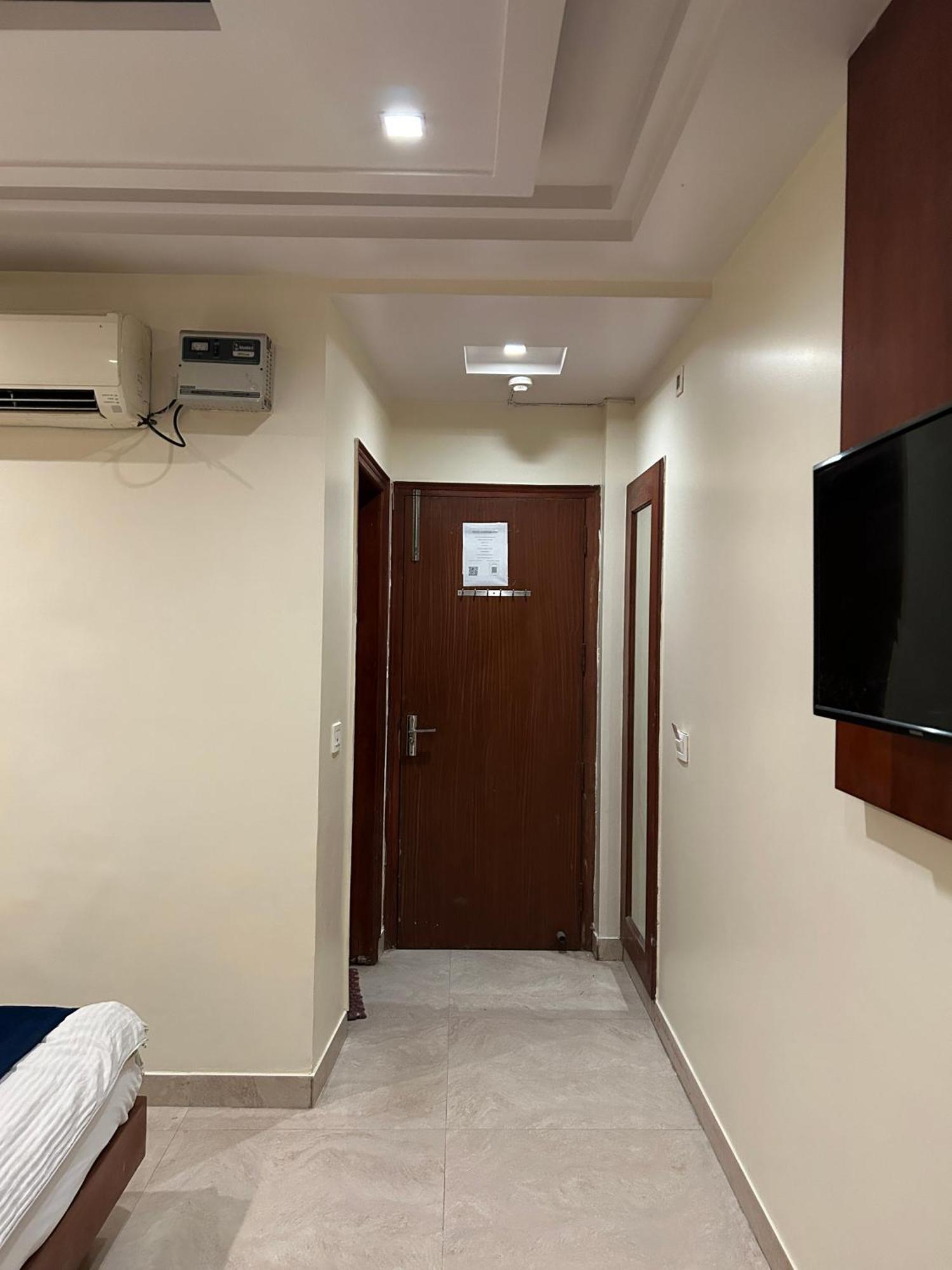 Plaza Saphire At Railway Station Guest house New Delhi
