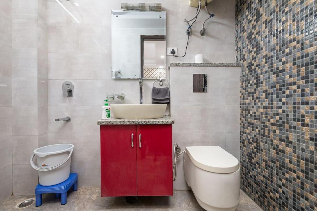Anandit Homes - Elegant 3 Bedroom With Lift Apartment New Delhi