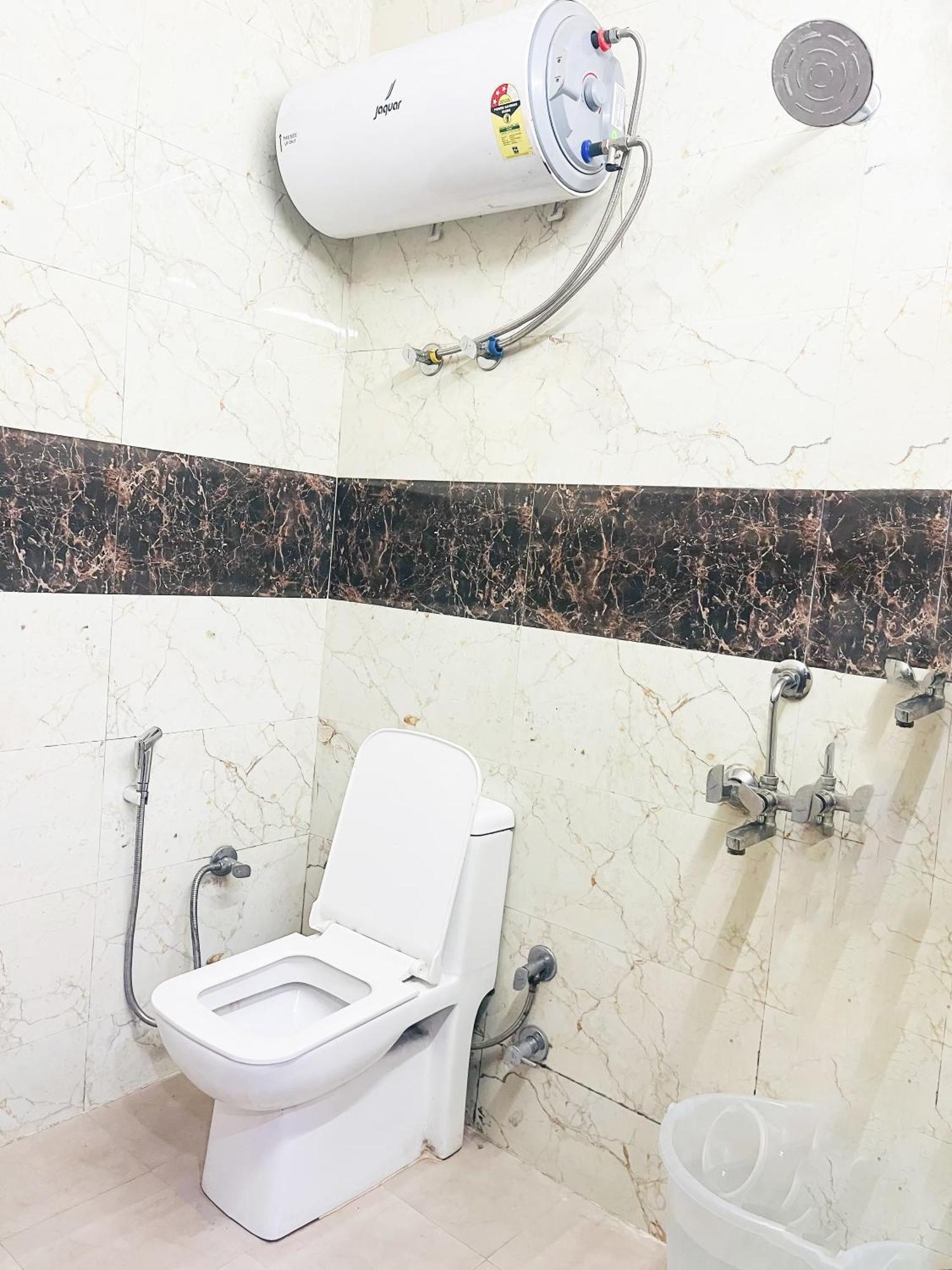Blisbourn - Lajpat Nagar 3*