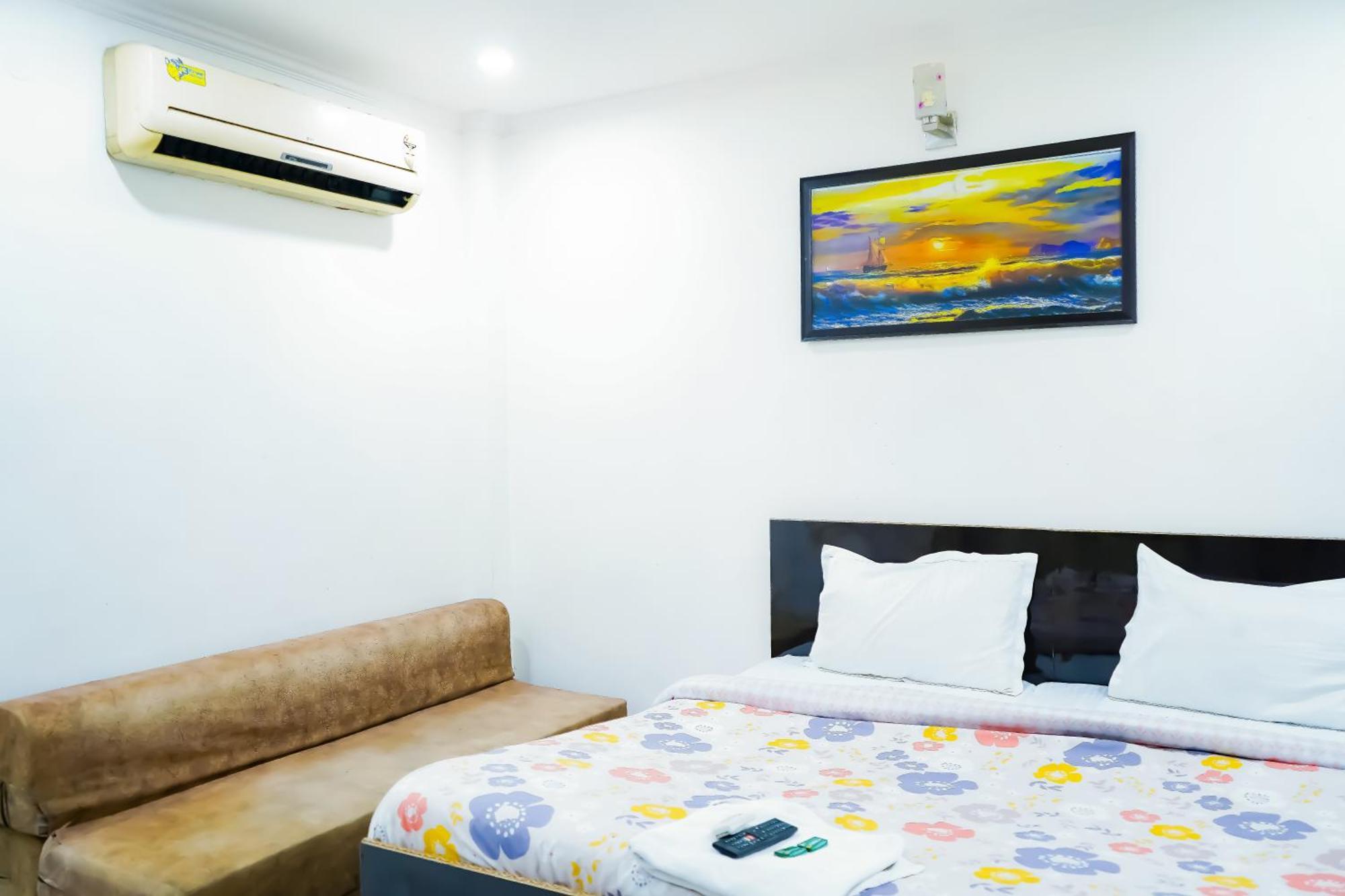 Blisbourn - Lajpat Nagar Hotel 3*
