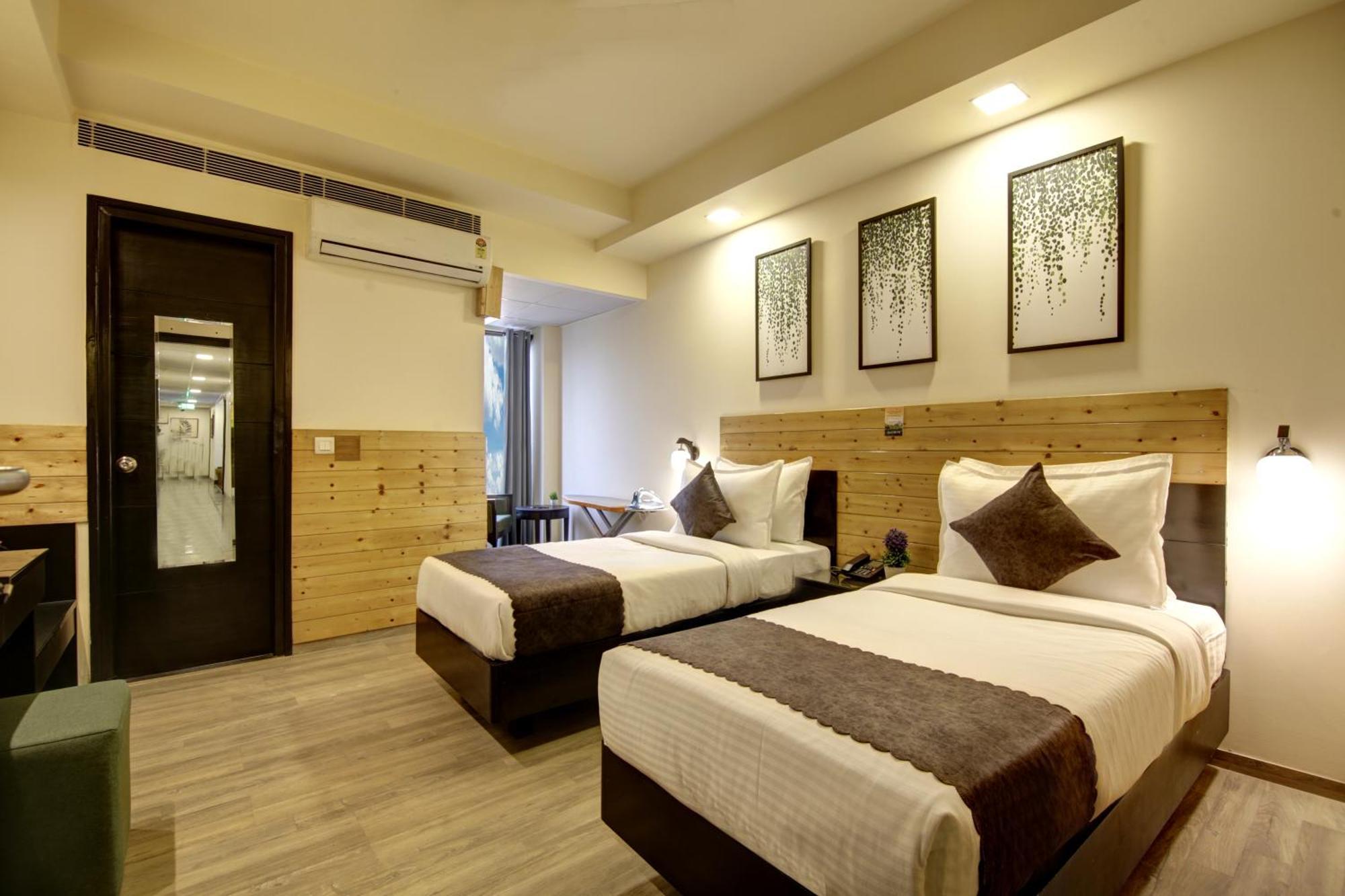 Saltstayz Thyme - New Friends Colony Hotel 4*