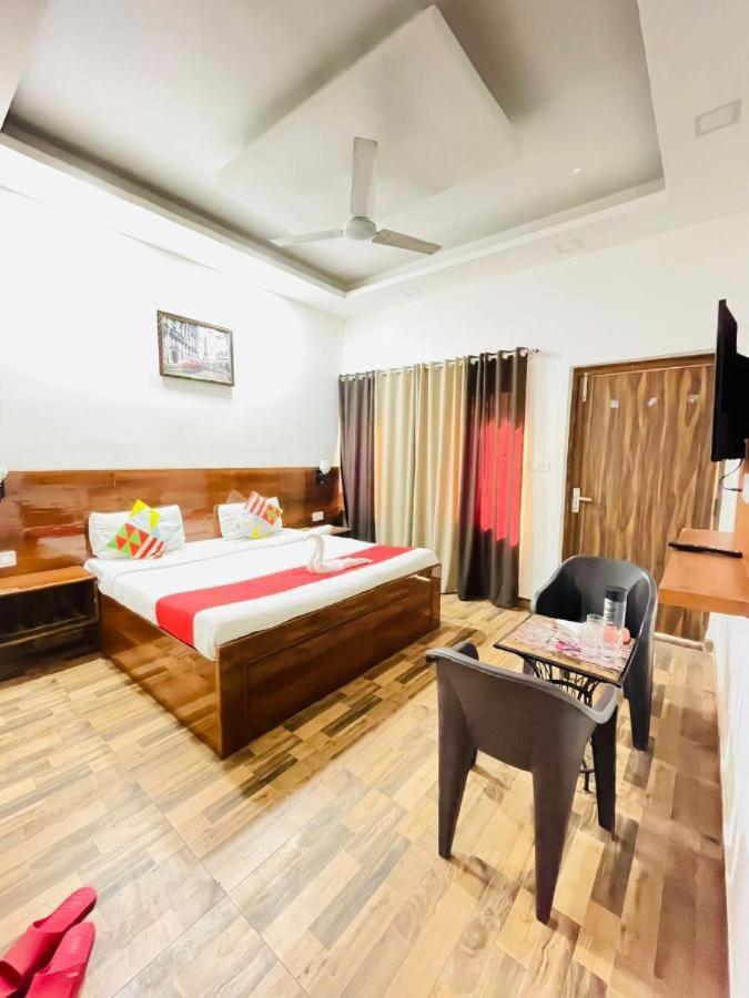 Golden - Premiums In South Extension Hotel