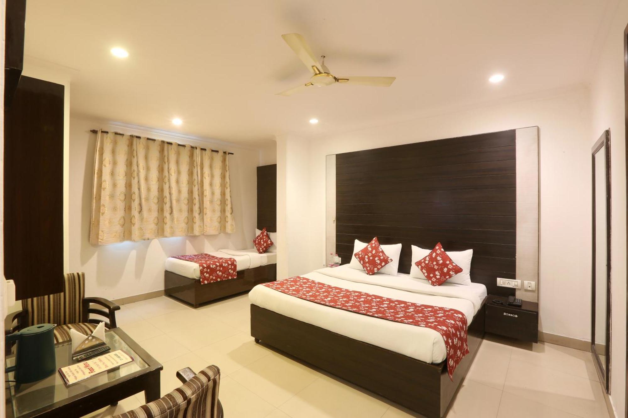 Hotel Airport Chanakya Delhi 4*