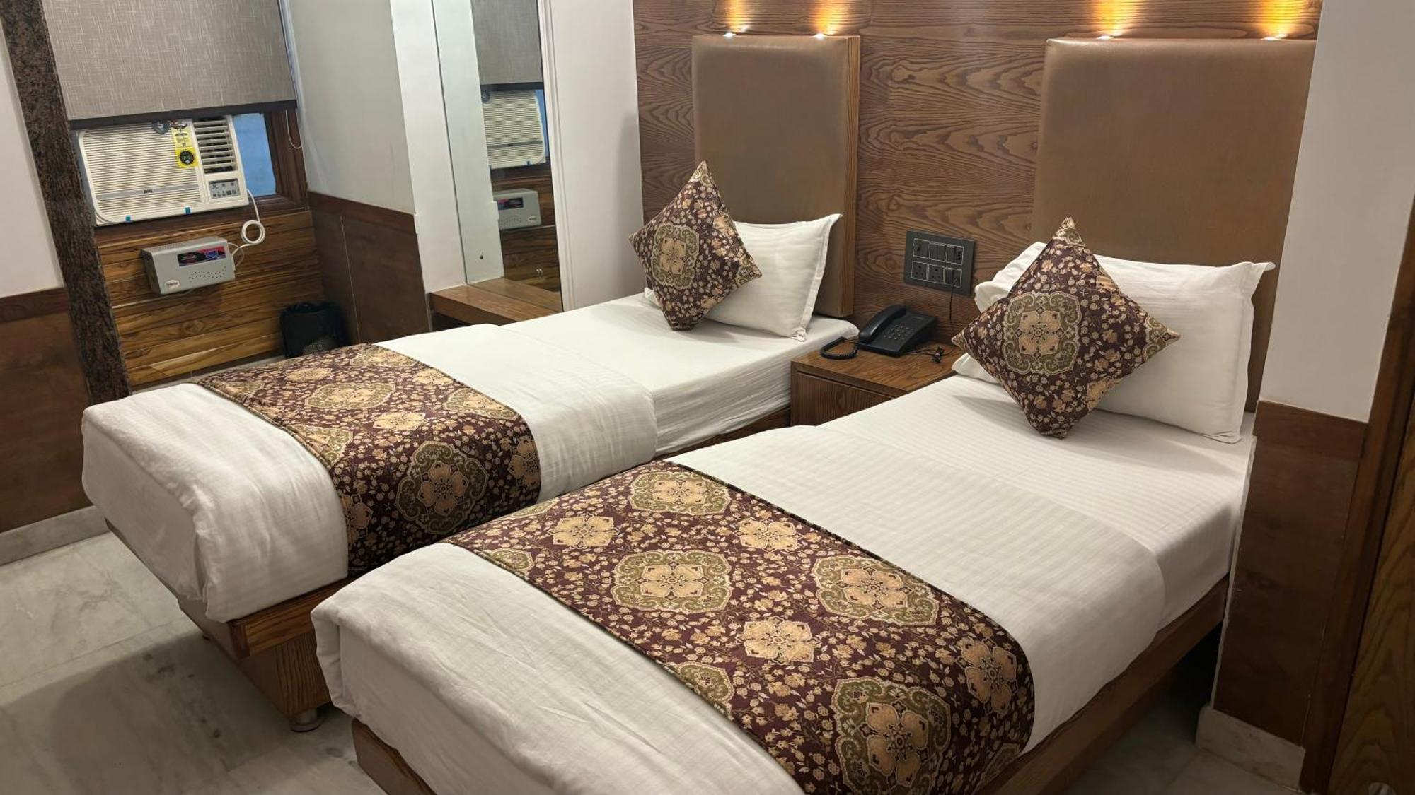 Hotel The Yes Please - New Delhi