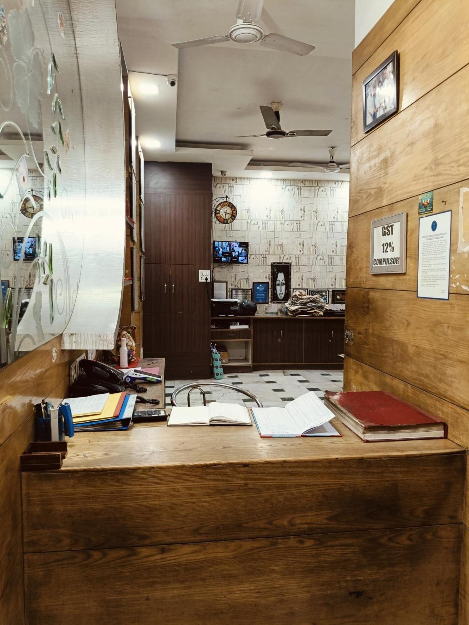 Hotel Hare Krishna Main Bazar New Delhi
