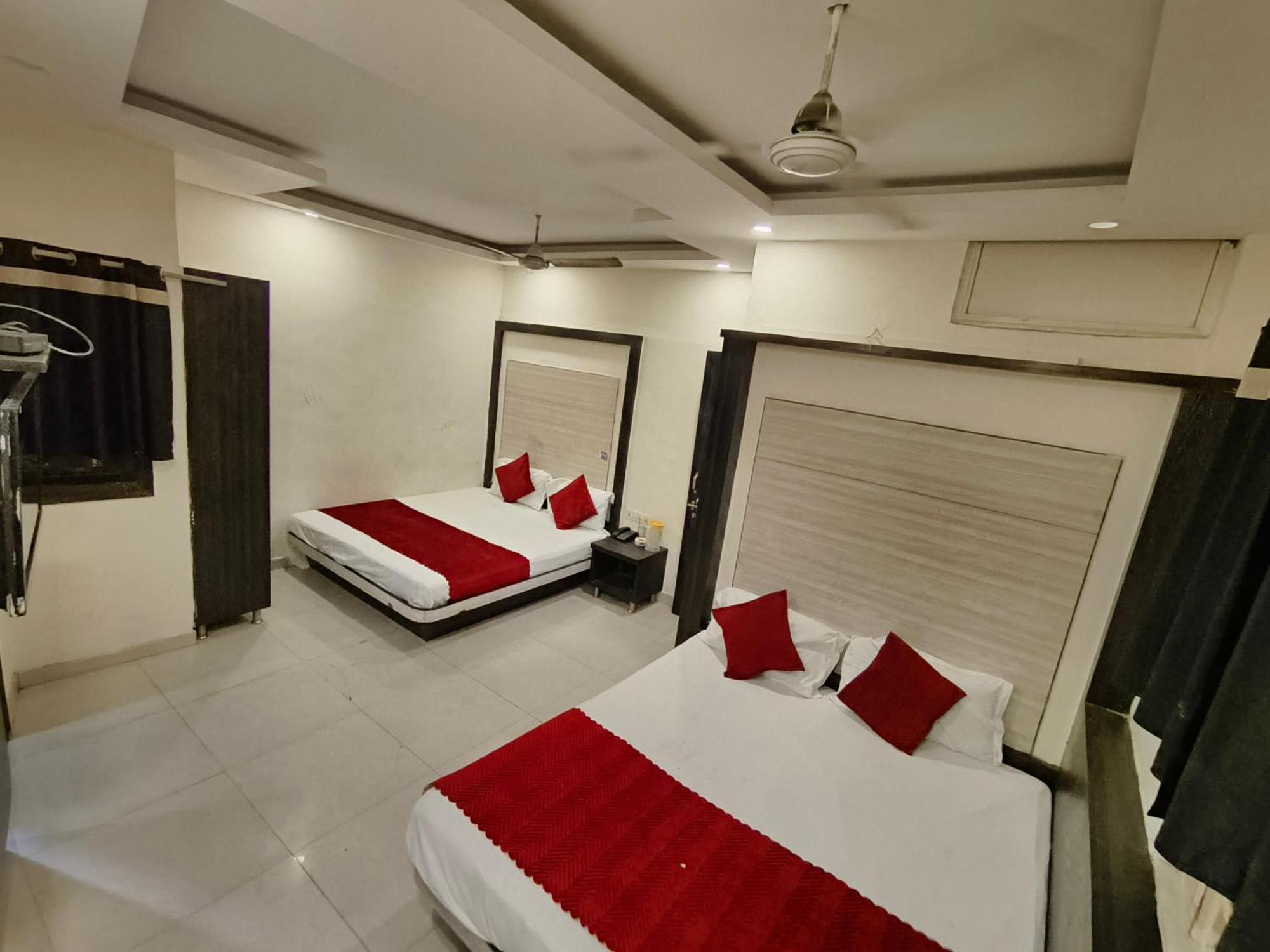 Hare Krishna Main Bazar Hotel 3*