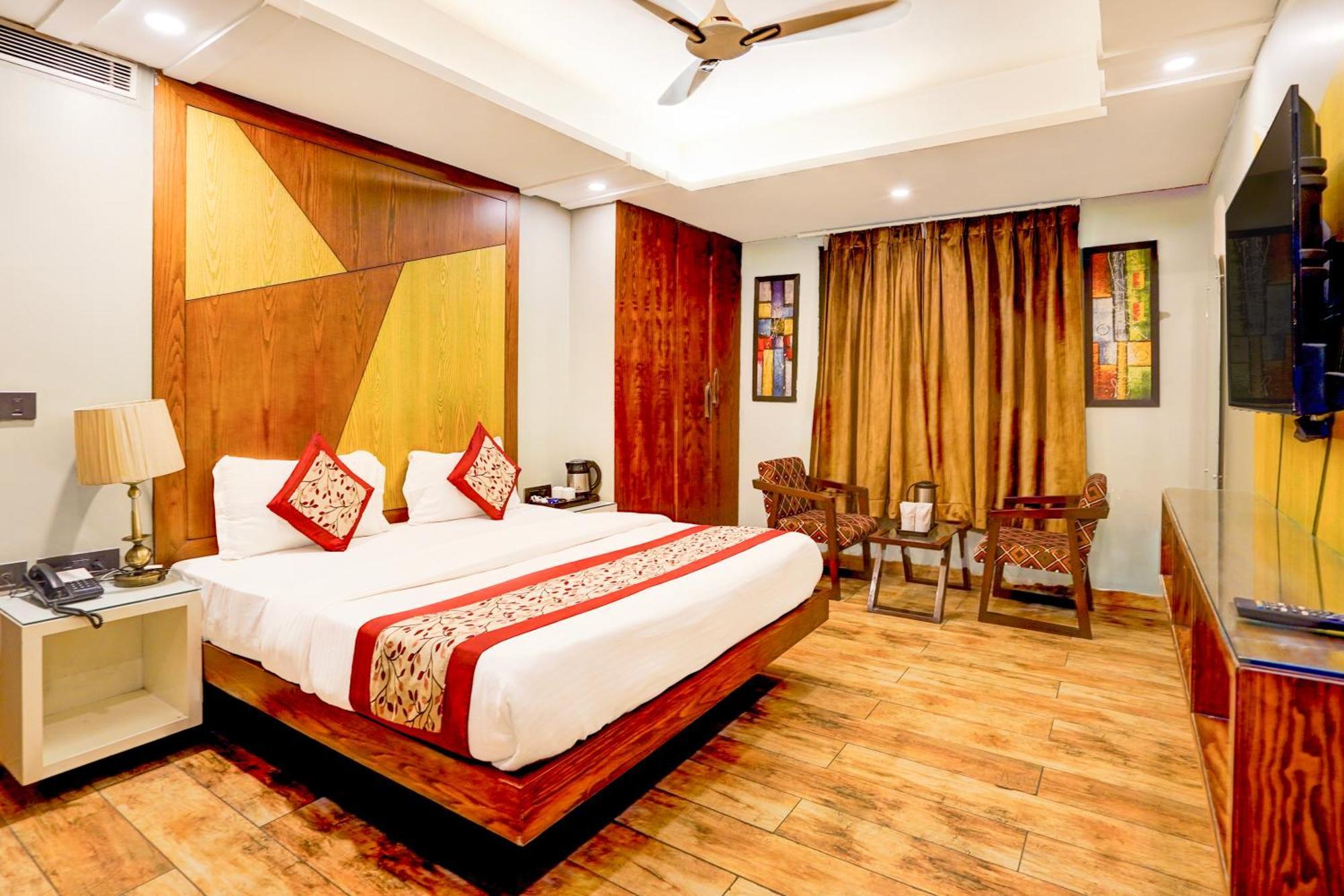 Hotel Staybook Nitya Maharani Free Airport Pickup