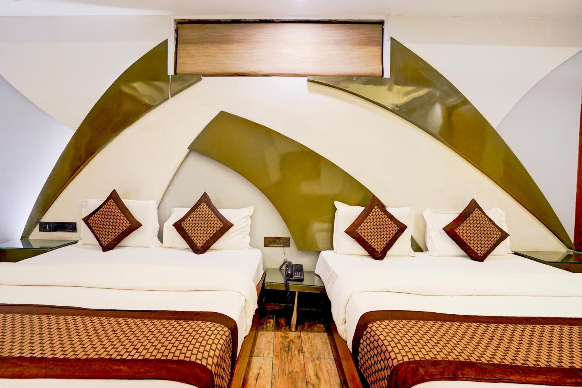 Staybook Nitya Maharani Free Airport Pickup Hotel 4*