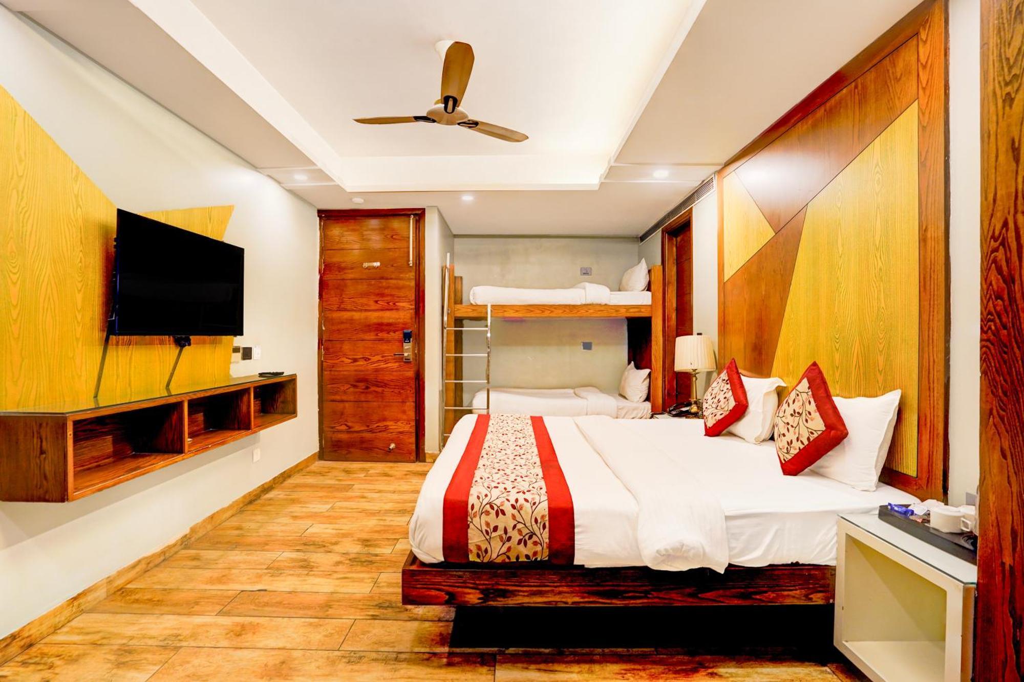Staybook Nitya Maharani Free Airport Pickup Hotel 4*