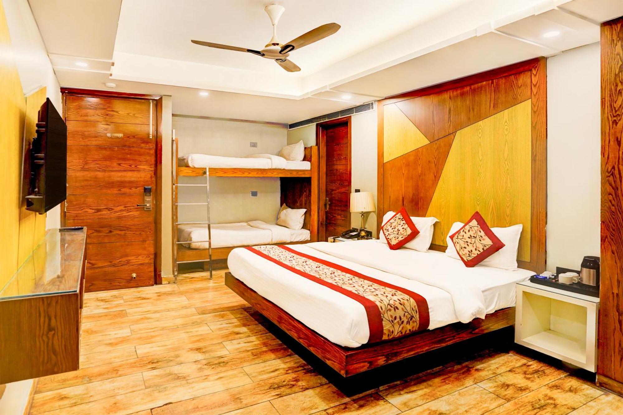 Staybook Nitya Maharani Free Airport Pickup Hotel 4*