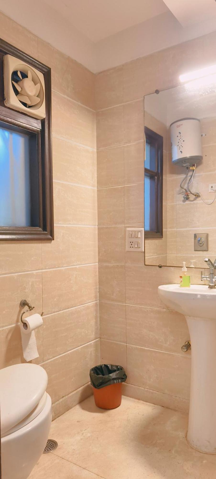 Palatial 3bhk Apartment!greater Kailash 1 New Delhi