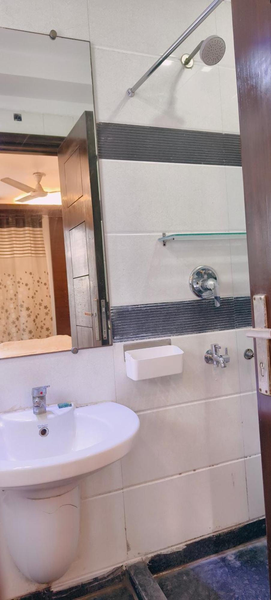 Apartment Palatial 3bhk Apartment!greater Kailash 1 New Delhi