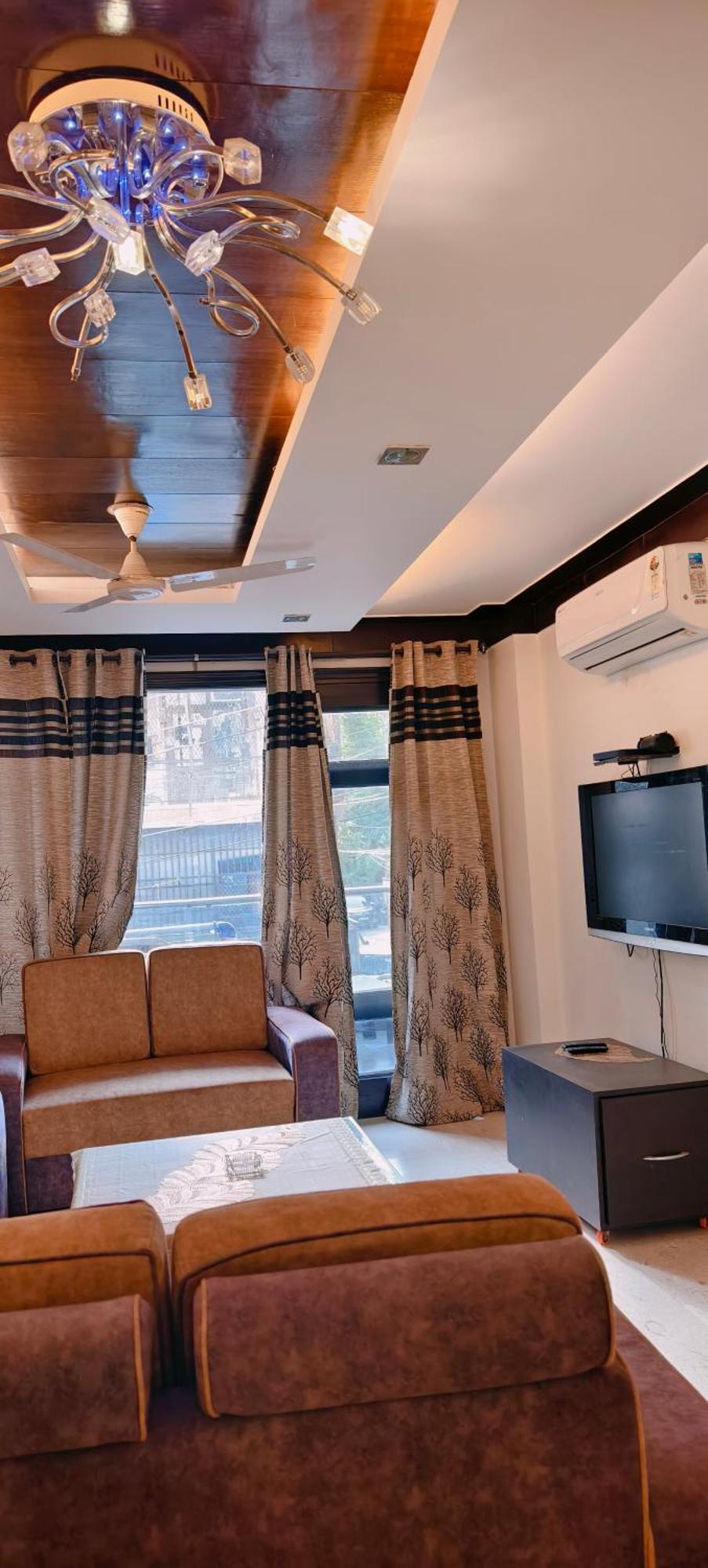 Palatial 3bhk Apartment!greater Kailash 1 Apartment