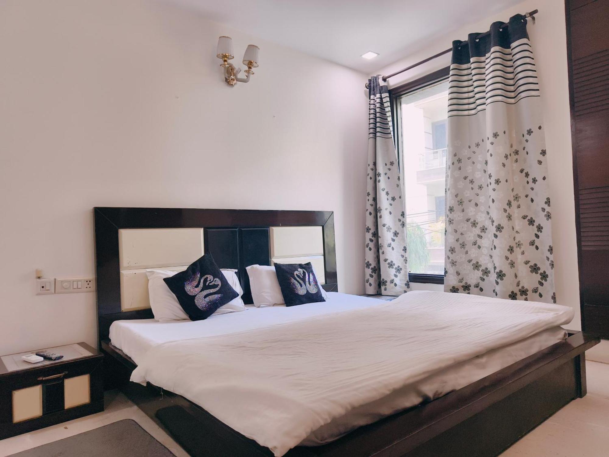 Palatial 3bhk Apartment!greater Kailash 1 * New Delhi