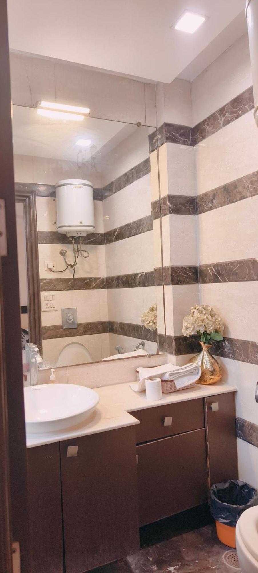 Palatial 3bhk Apartment!greater Kailash 1 New Delhi