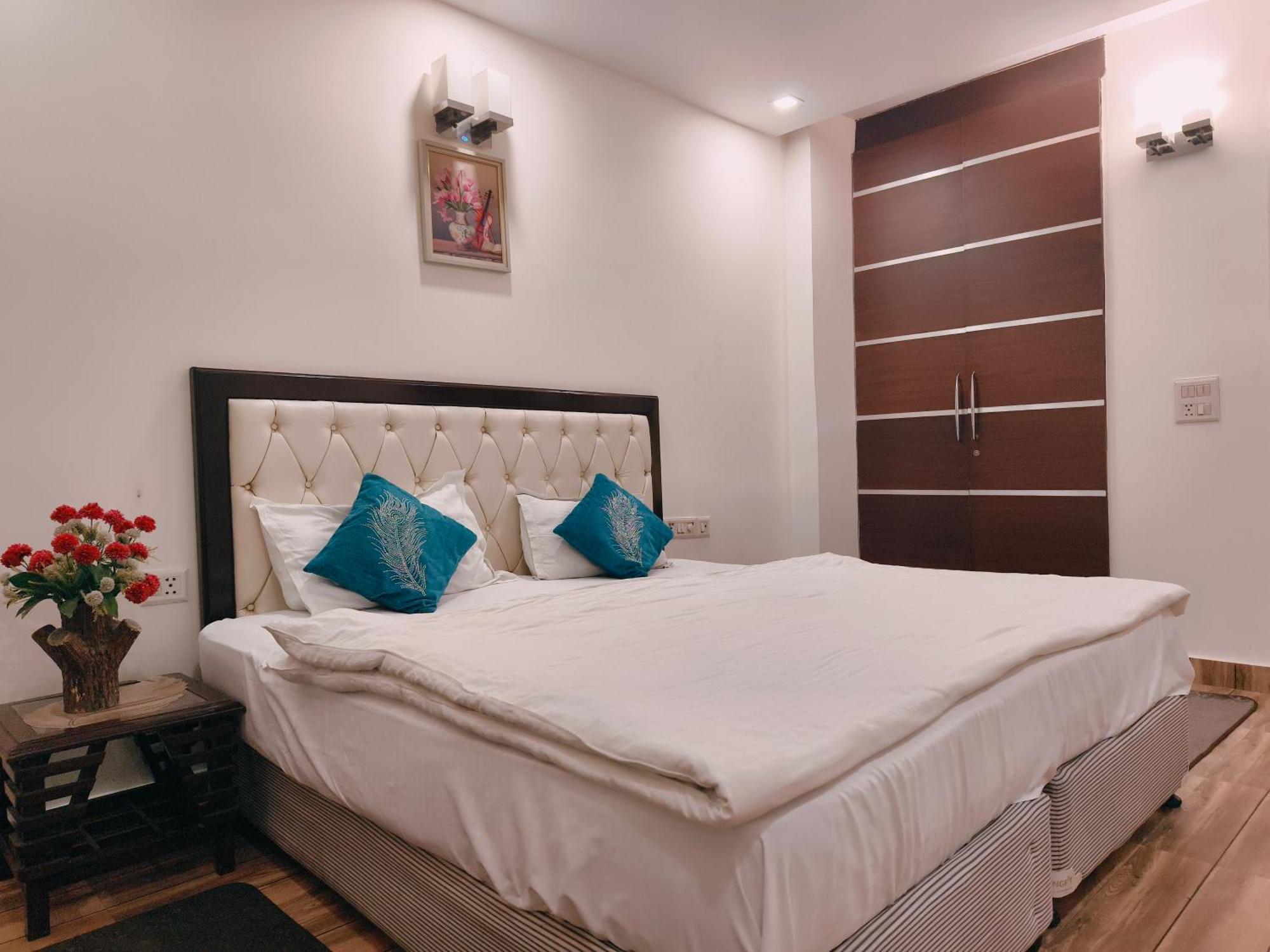 Apartment Palatial 3bhk Apartment!greater Kailash 1 *