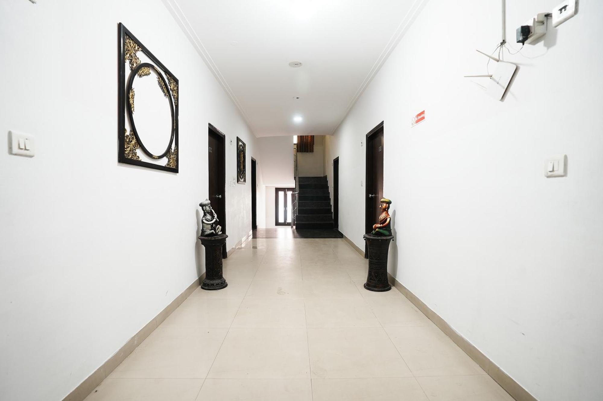 Om Paradise Near Igi Delhi Airport Hotel 3*