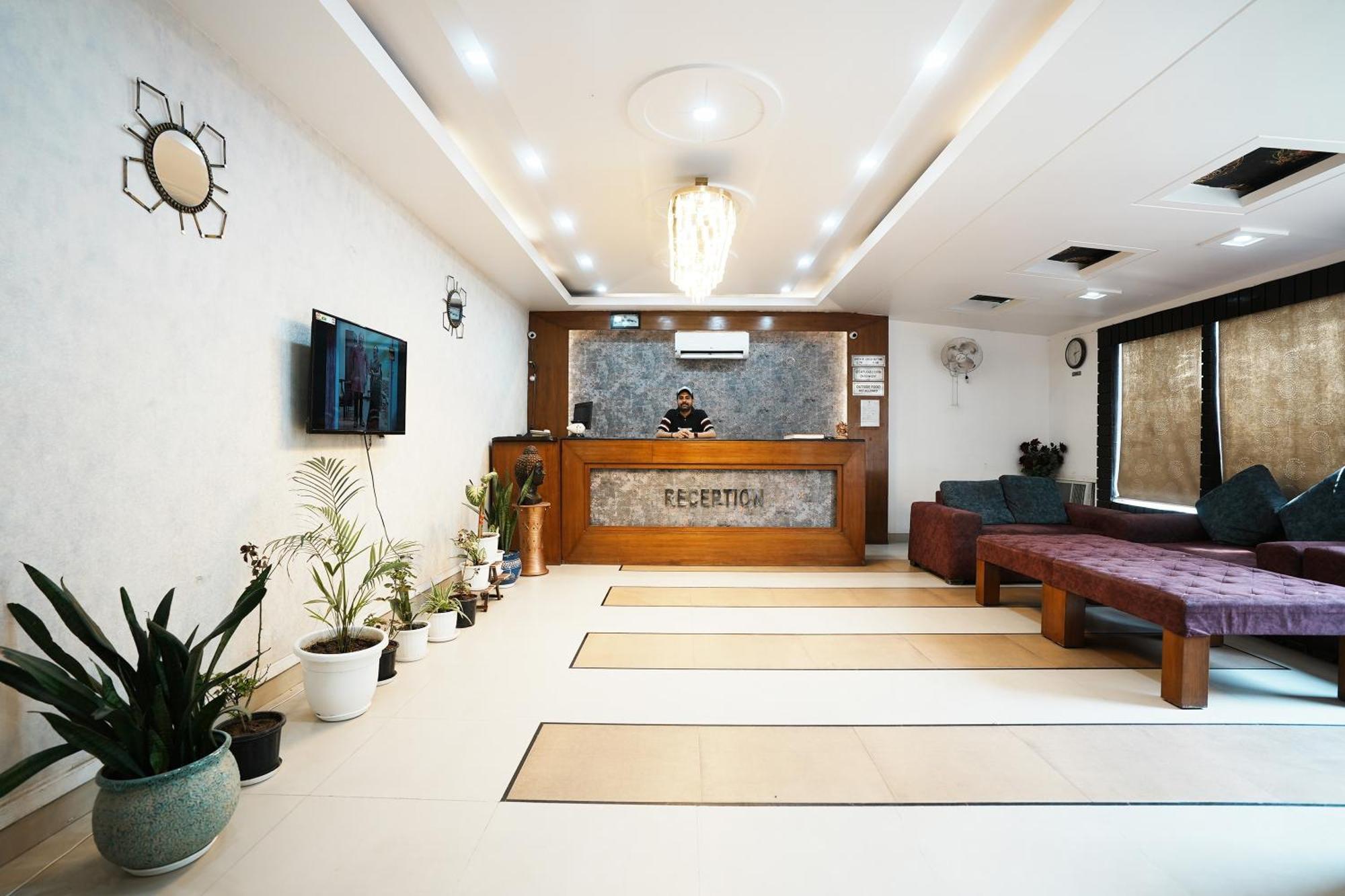 Om Paradise Near Igi Delhi Airport 3* New Delhi