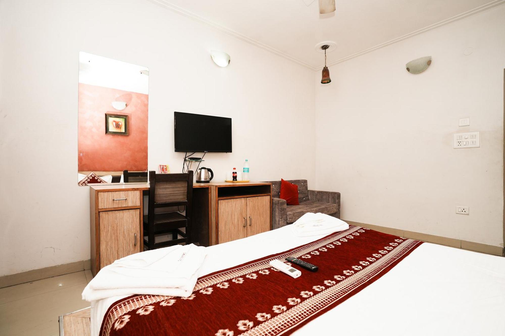 Om Paradise Near Igi Delhi Airport